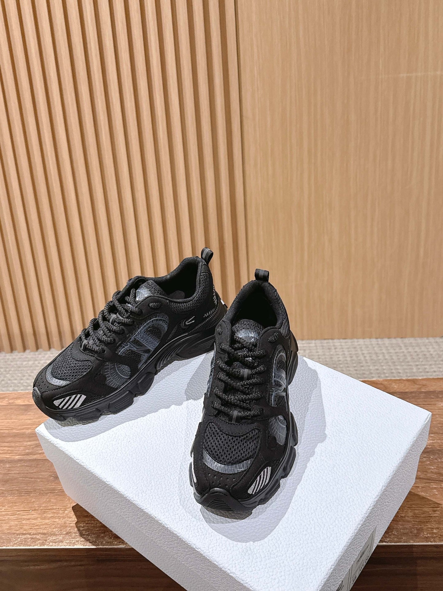 Dio 25fw clunky sneaker
