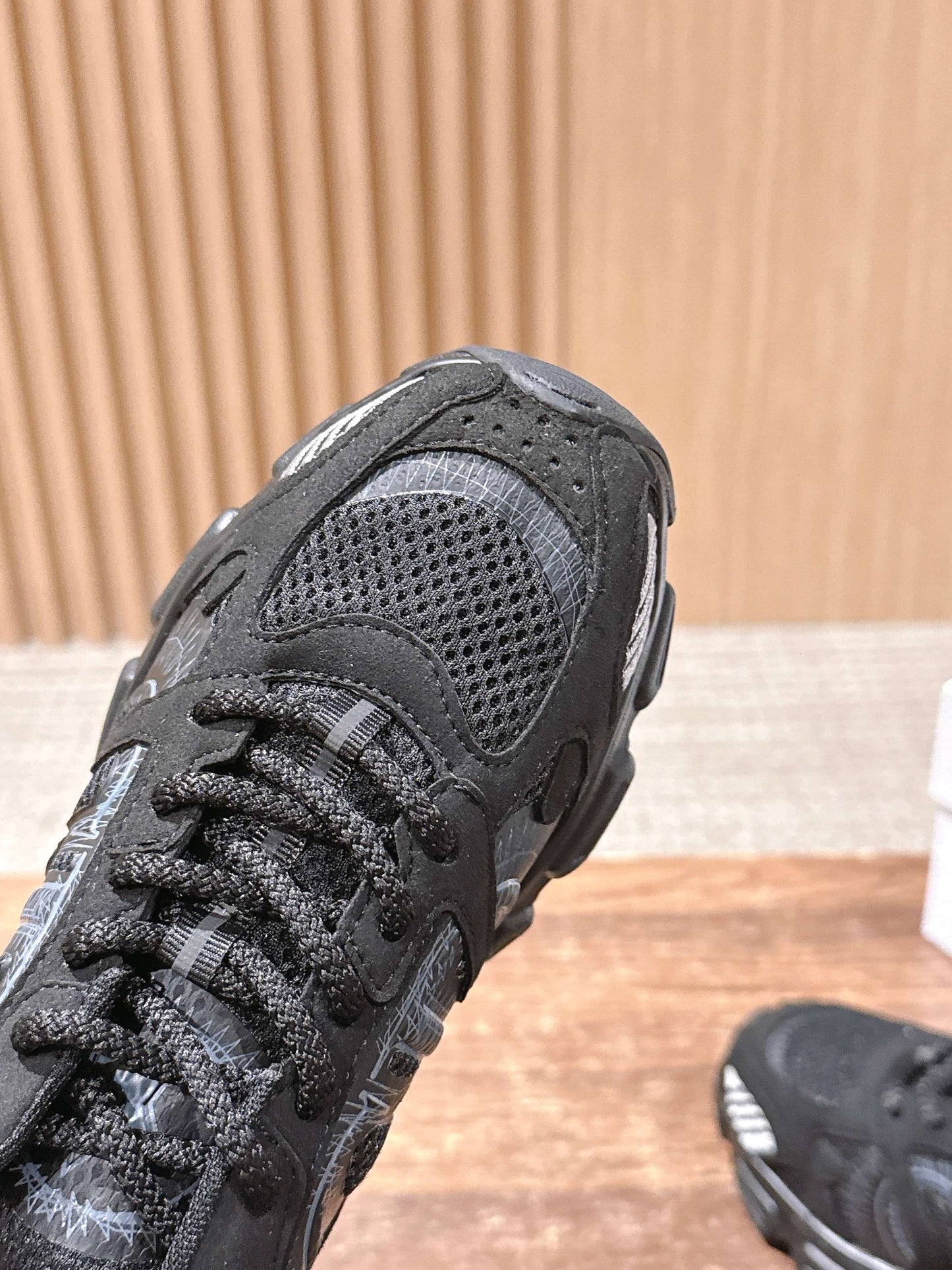 Dio 25fw clunky sneaker