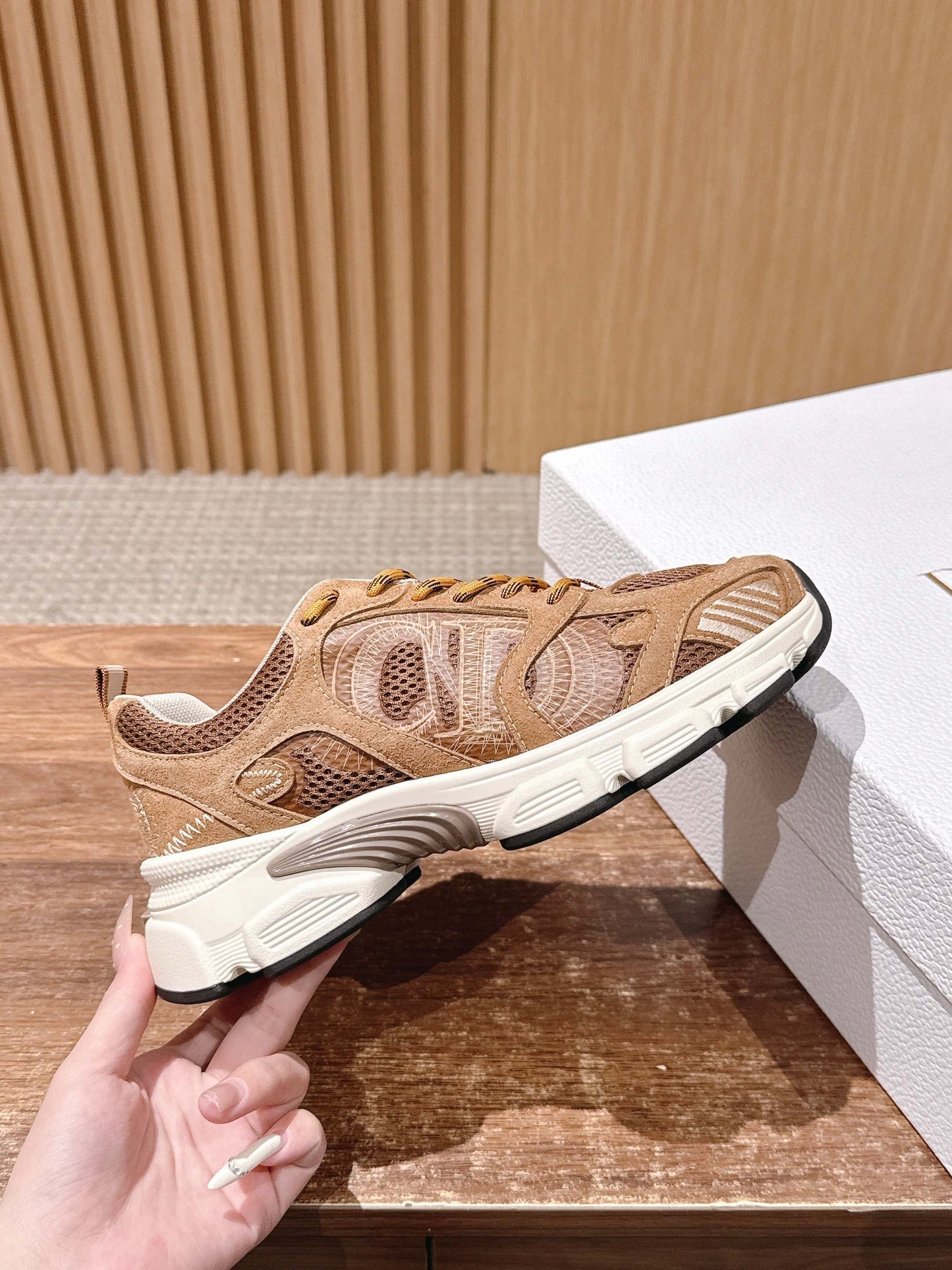 Dio 25fw clunky sneaker