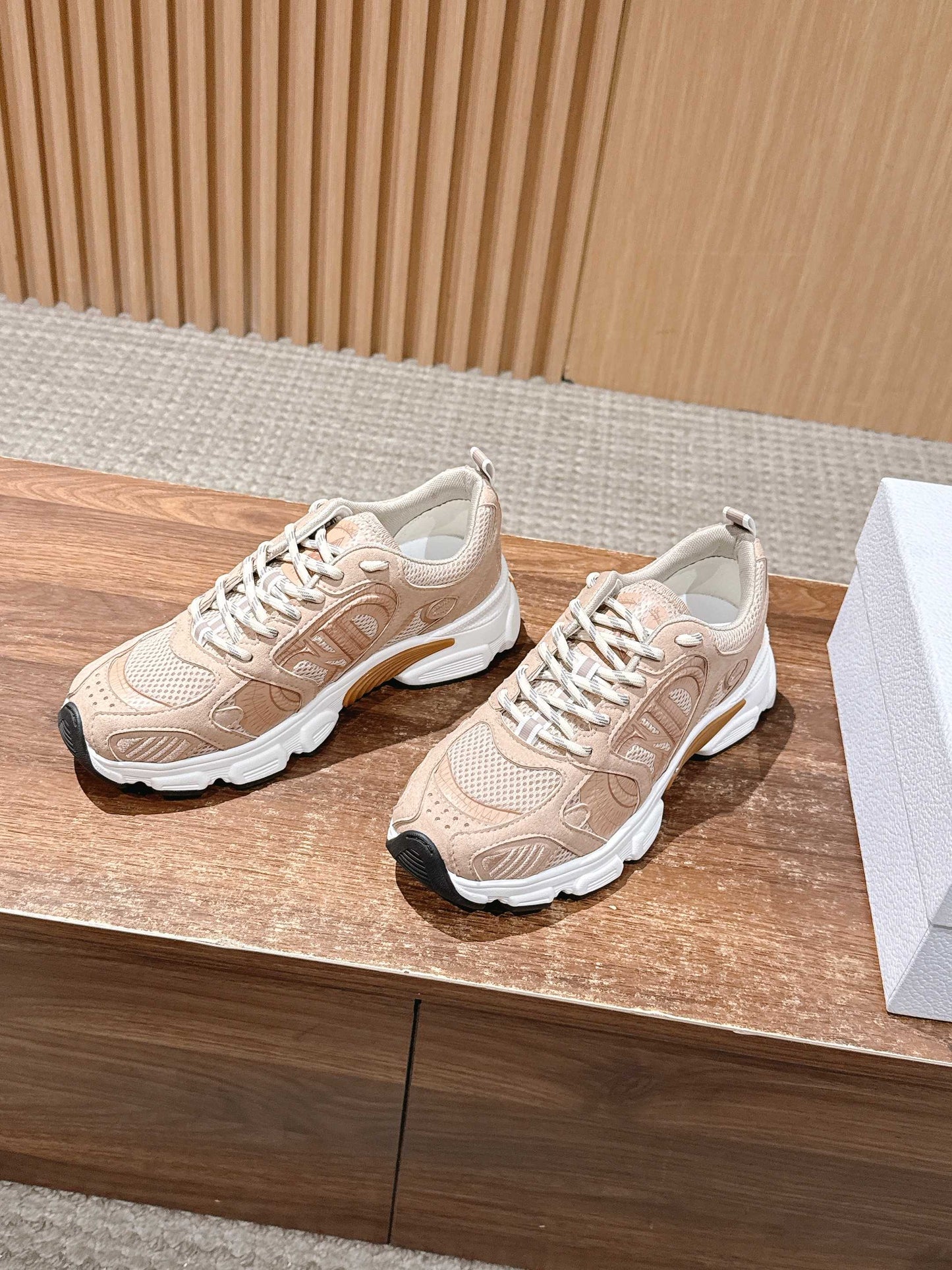 Dio 25fw clunky sneaker