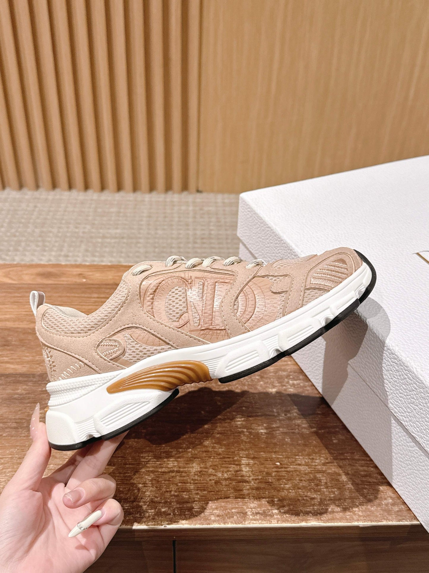 Dio 25fw clunky sneaker