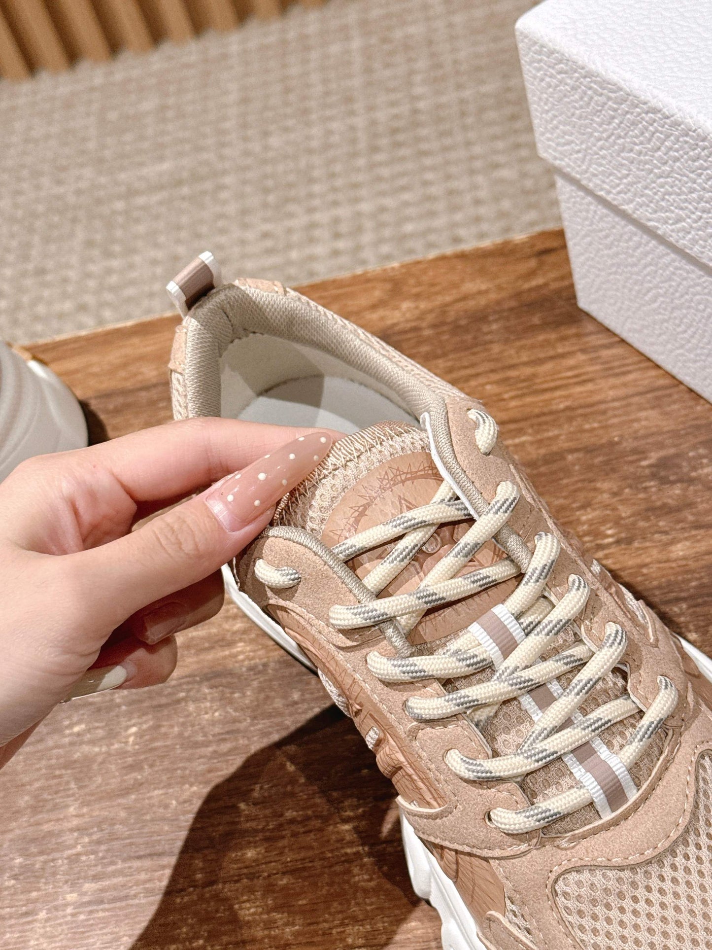 Dio 25fw clunky sneaker