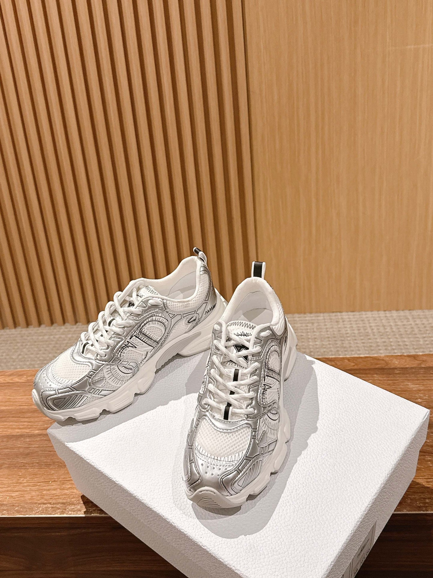 Dio 25fw clunky sneaker