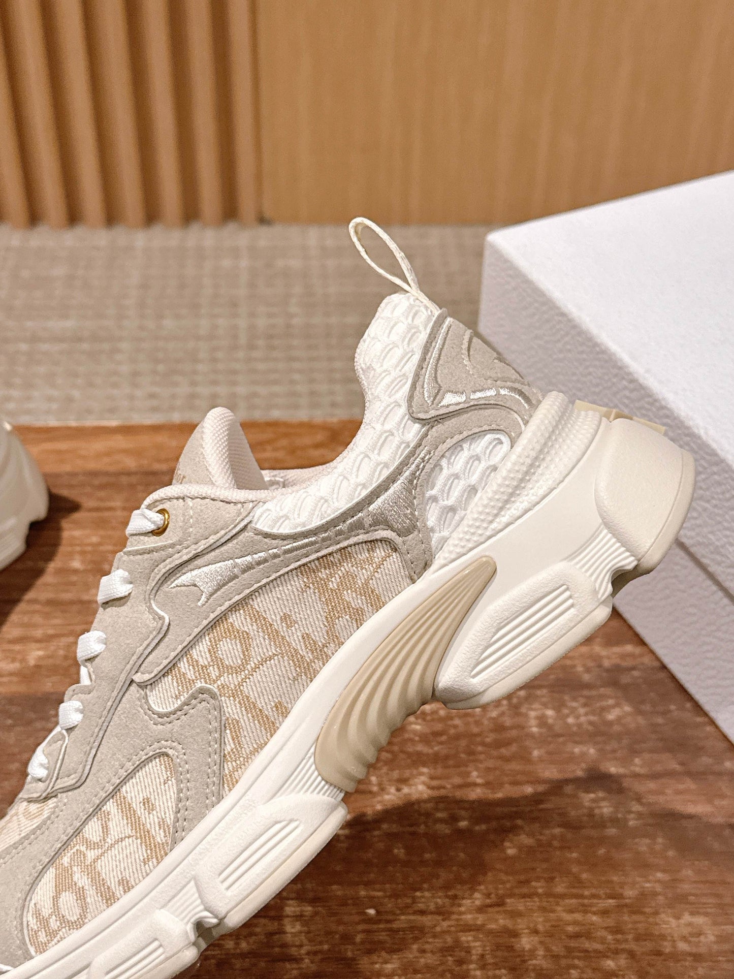 Dio 25fw clunky sneaker