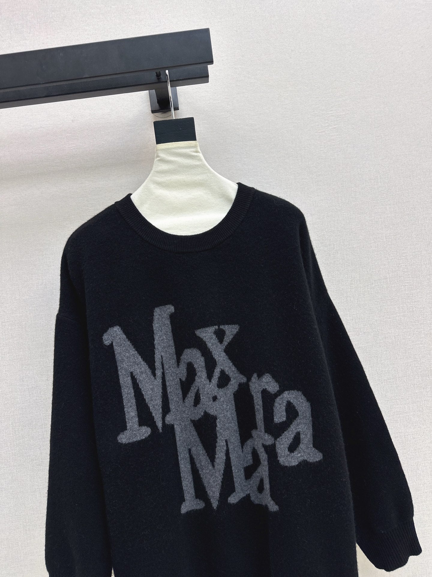 Max NEW loose sweater