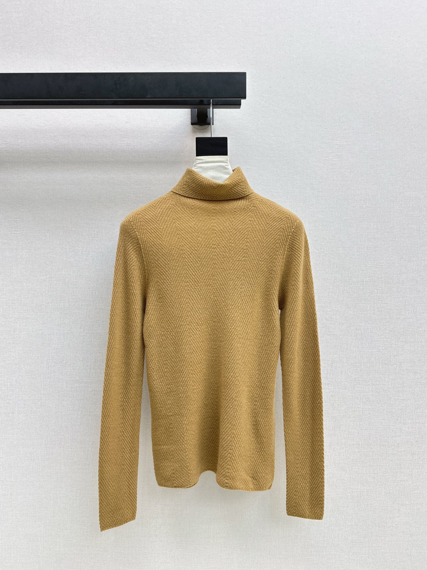 Loro NEW turtleneck base layer