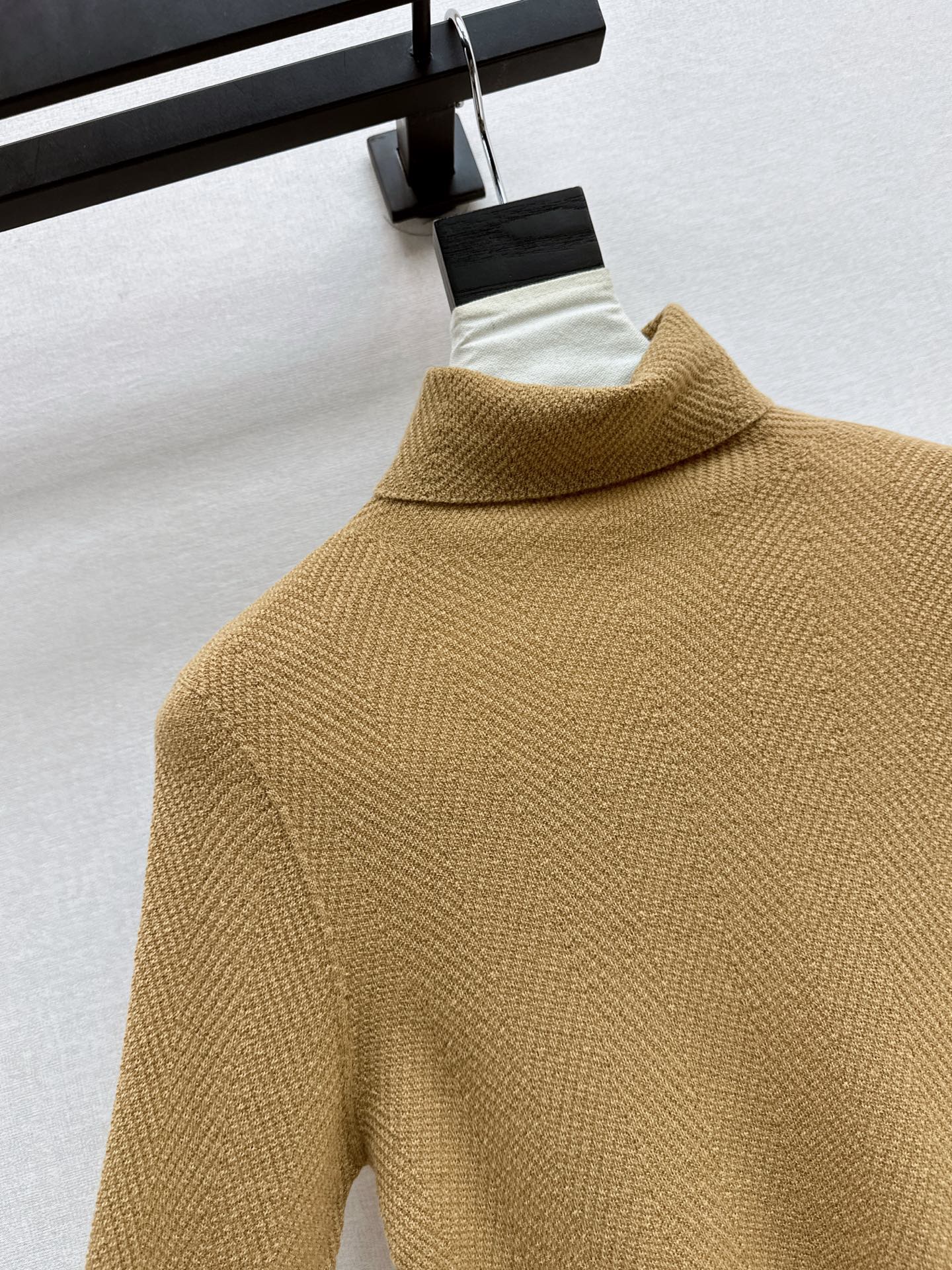 Loro NEW turtleneck base layer