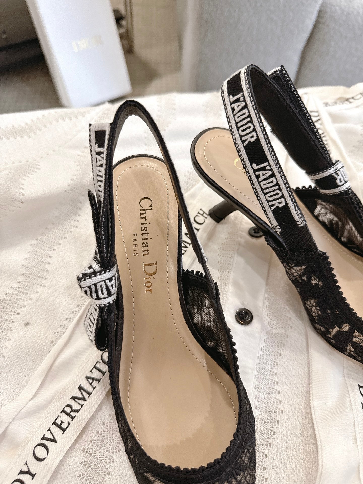 CD 25fw lace kitten slingback heels