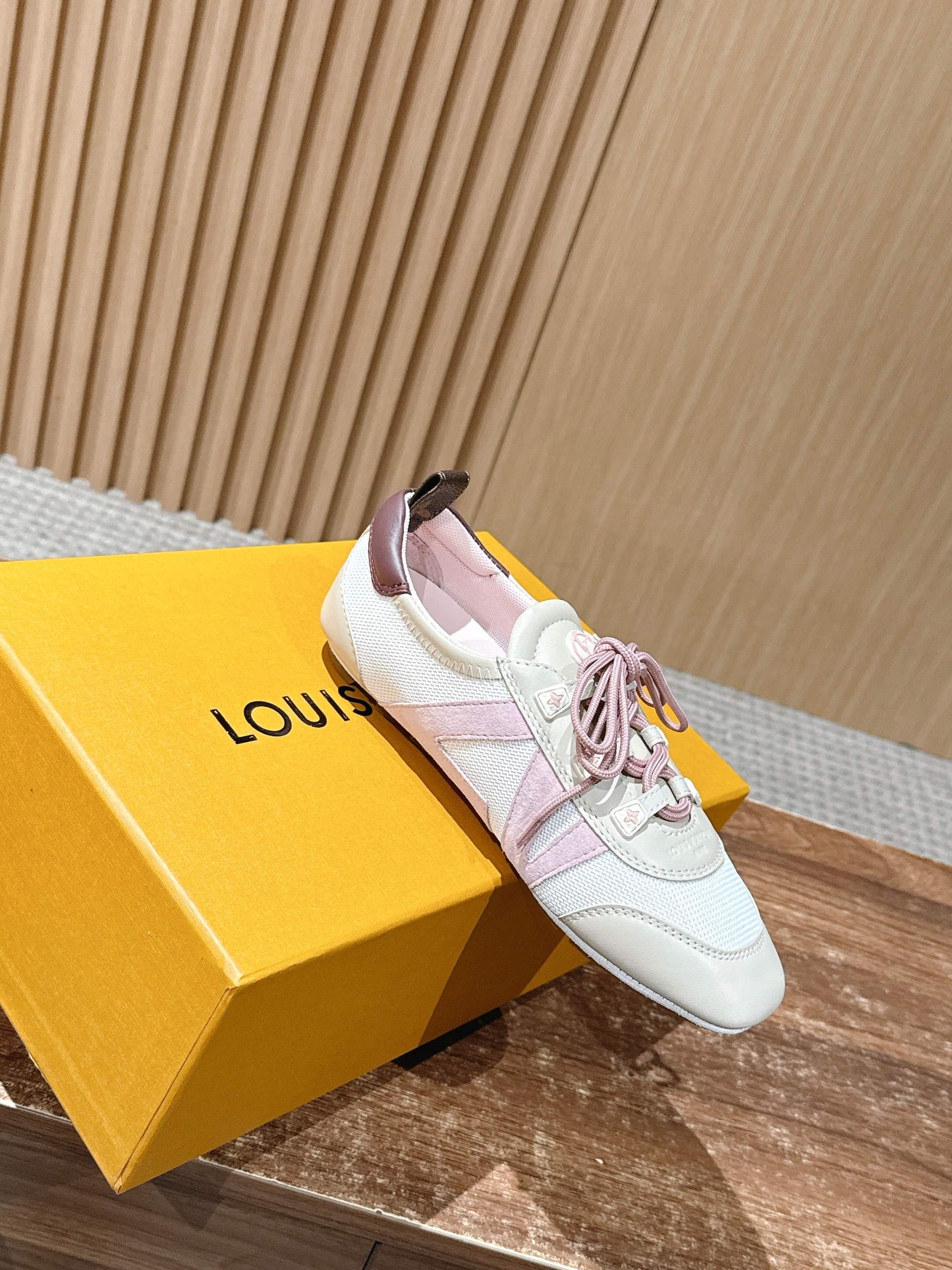 Loui 25fw sneaker