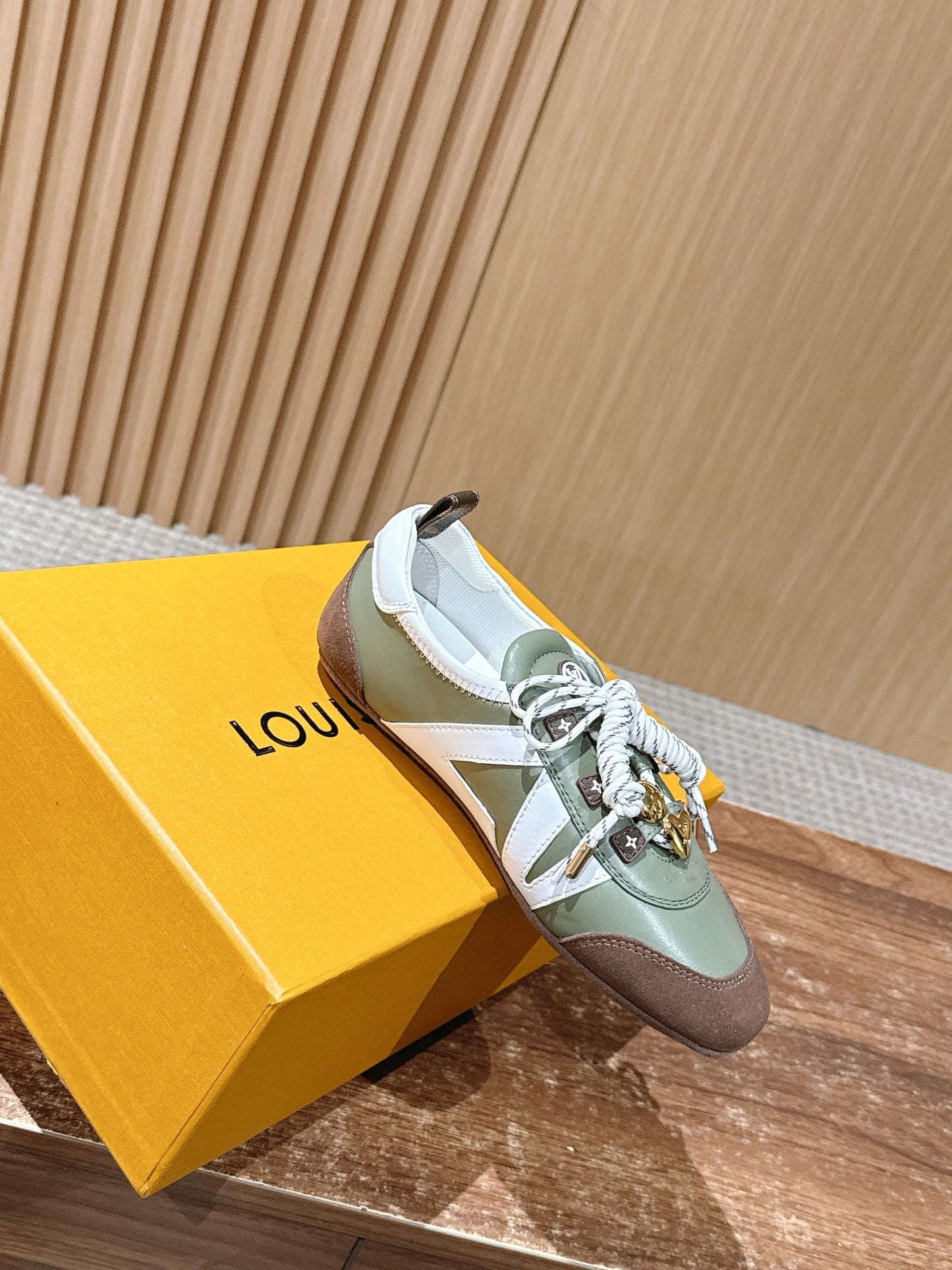 Loui 25fw sneaker