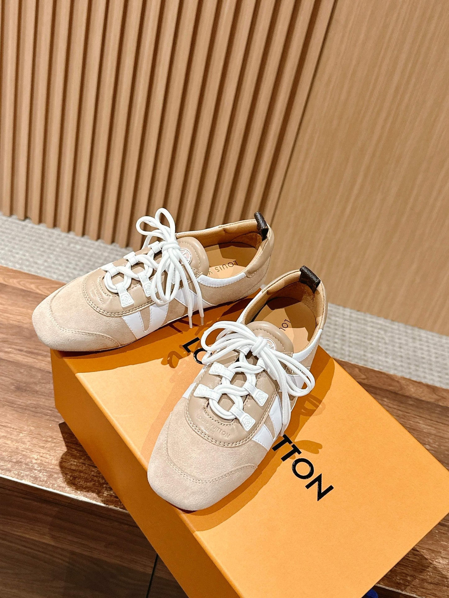 Loui 25fw sneaker