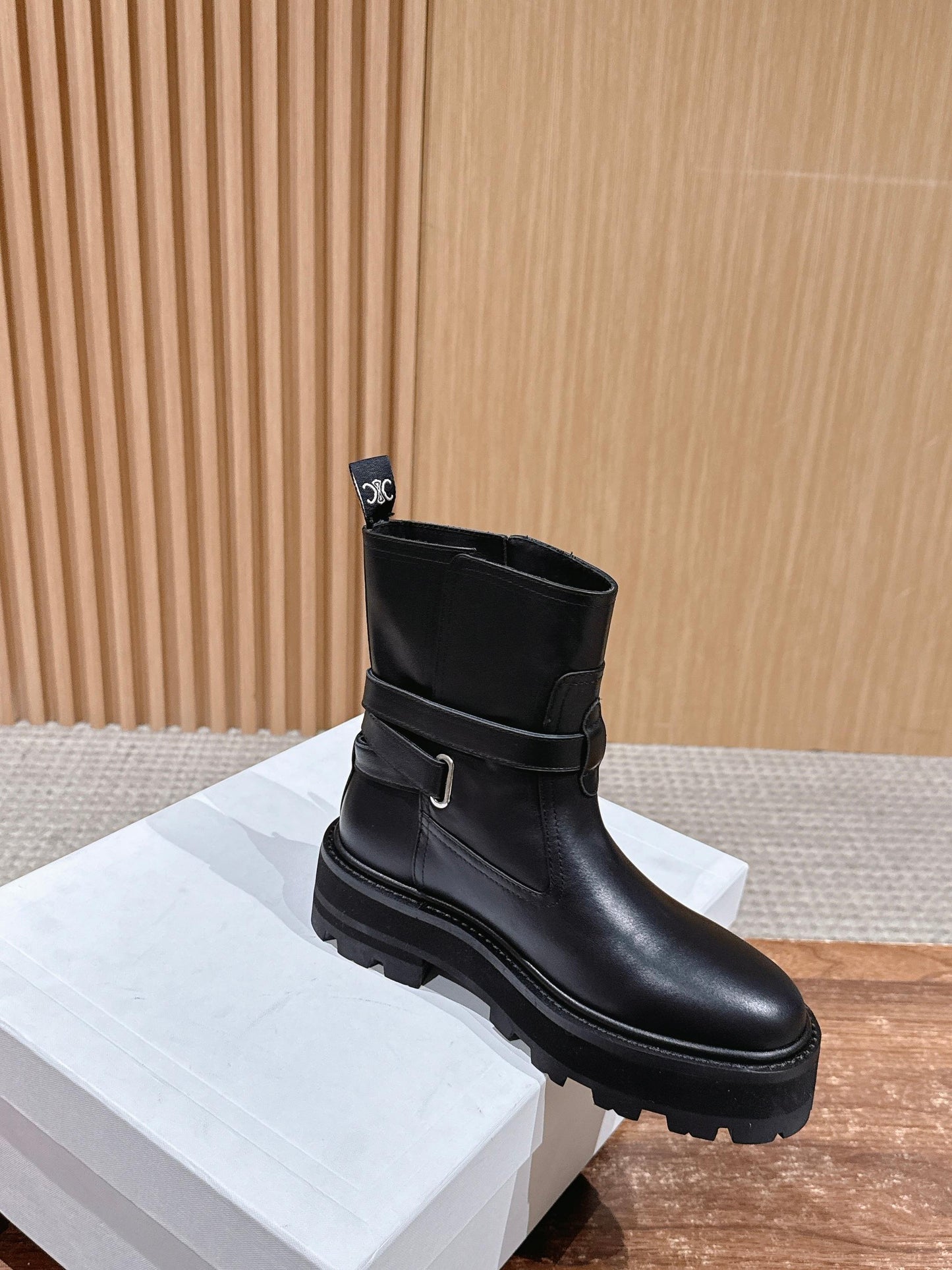 Celi 25fw platform boots