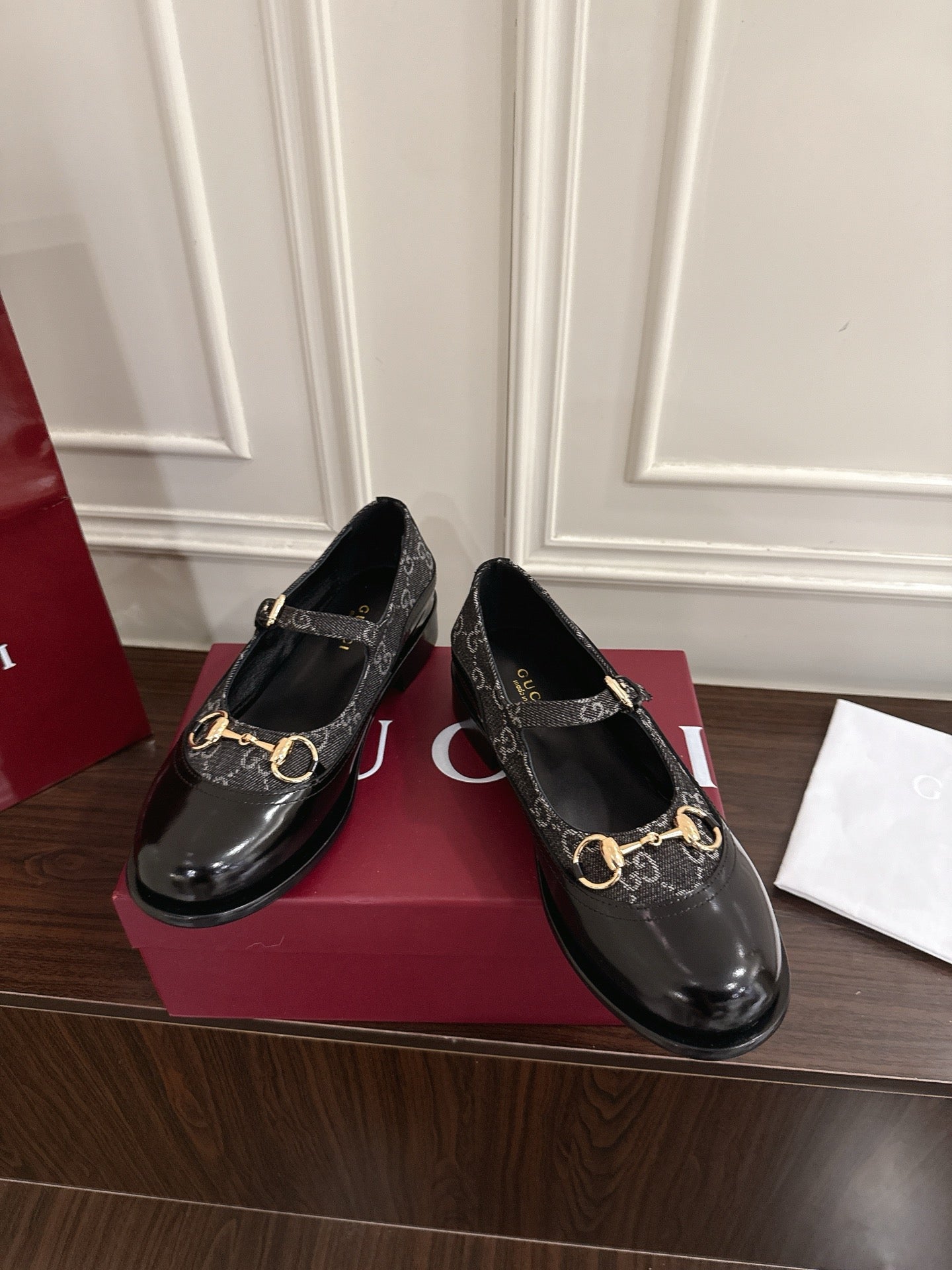 Guc 25fw mary jane flats