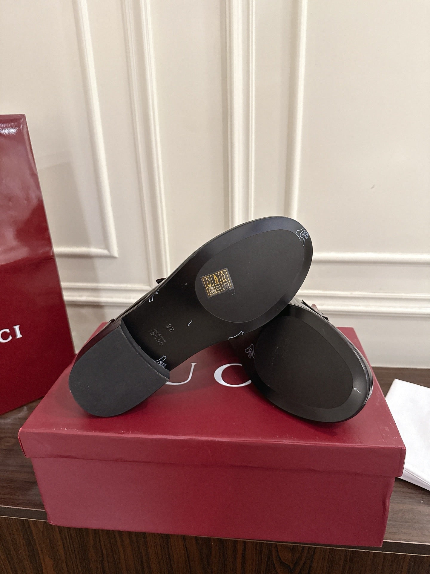 Guc 25fw platform loafers