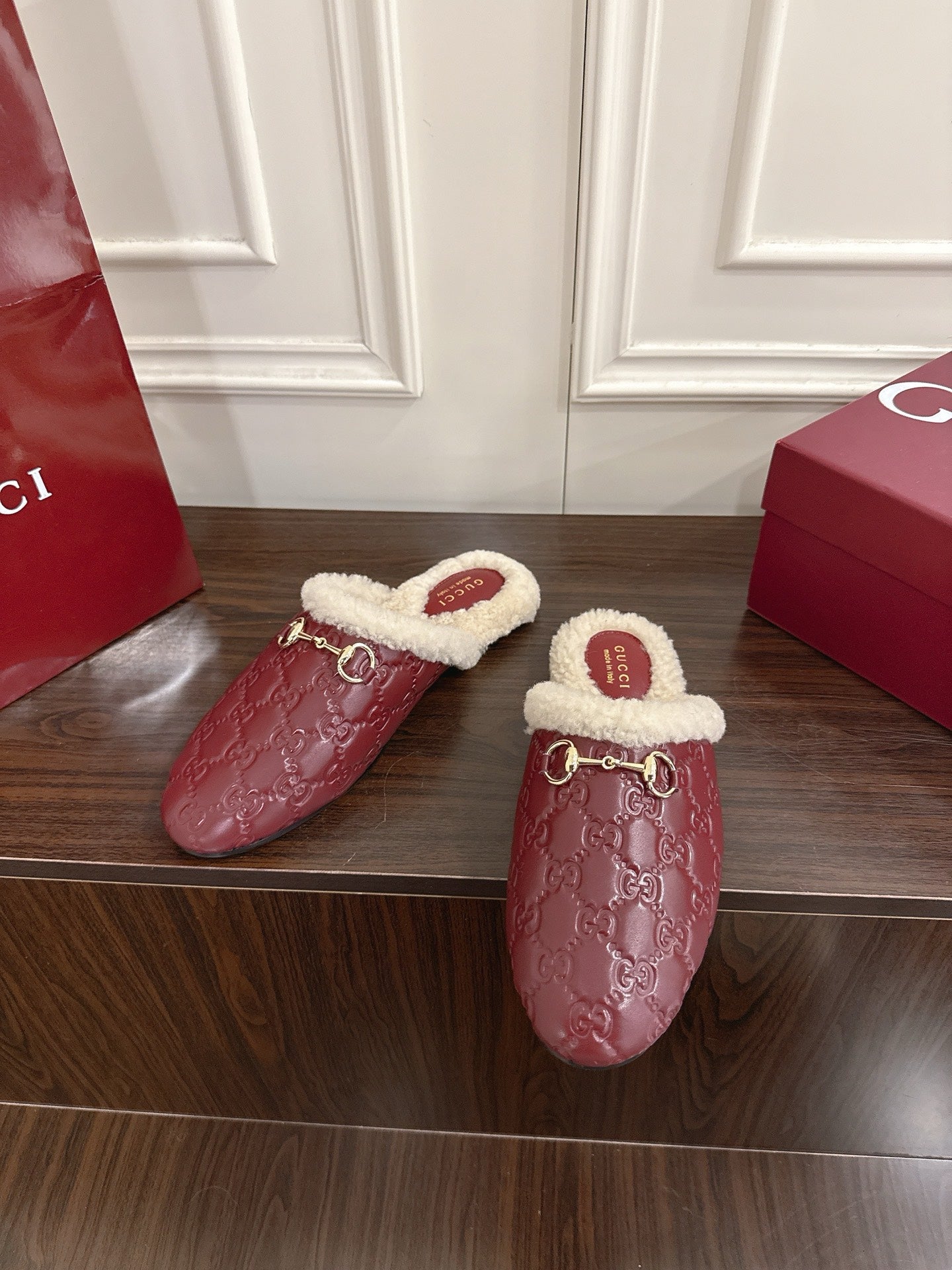 Guc 25fw mules shoes