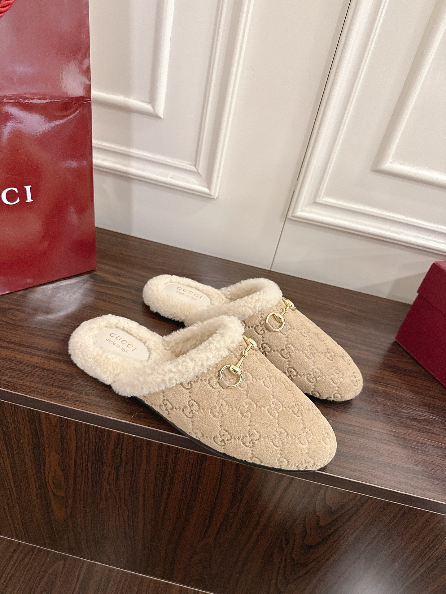 Guc 25fw mules shoes