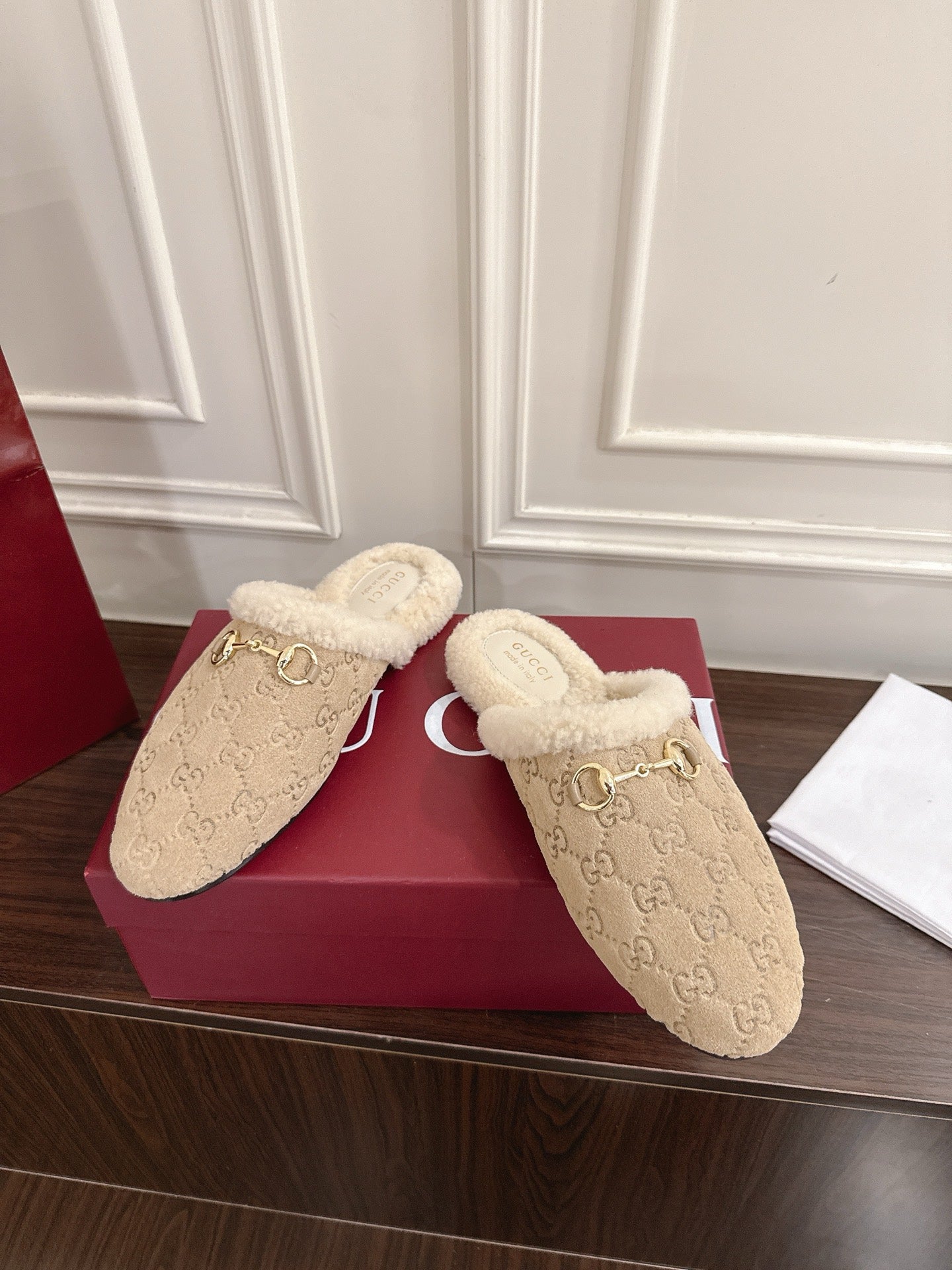 Guc 25fw mules shoes