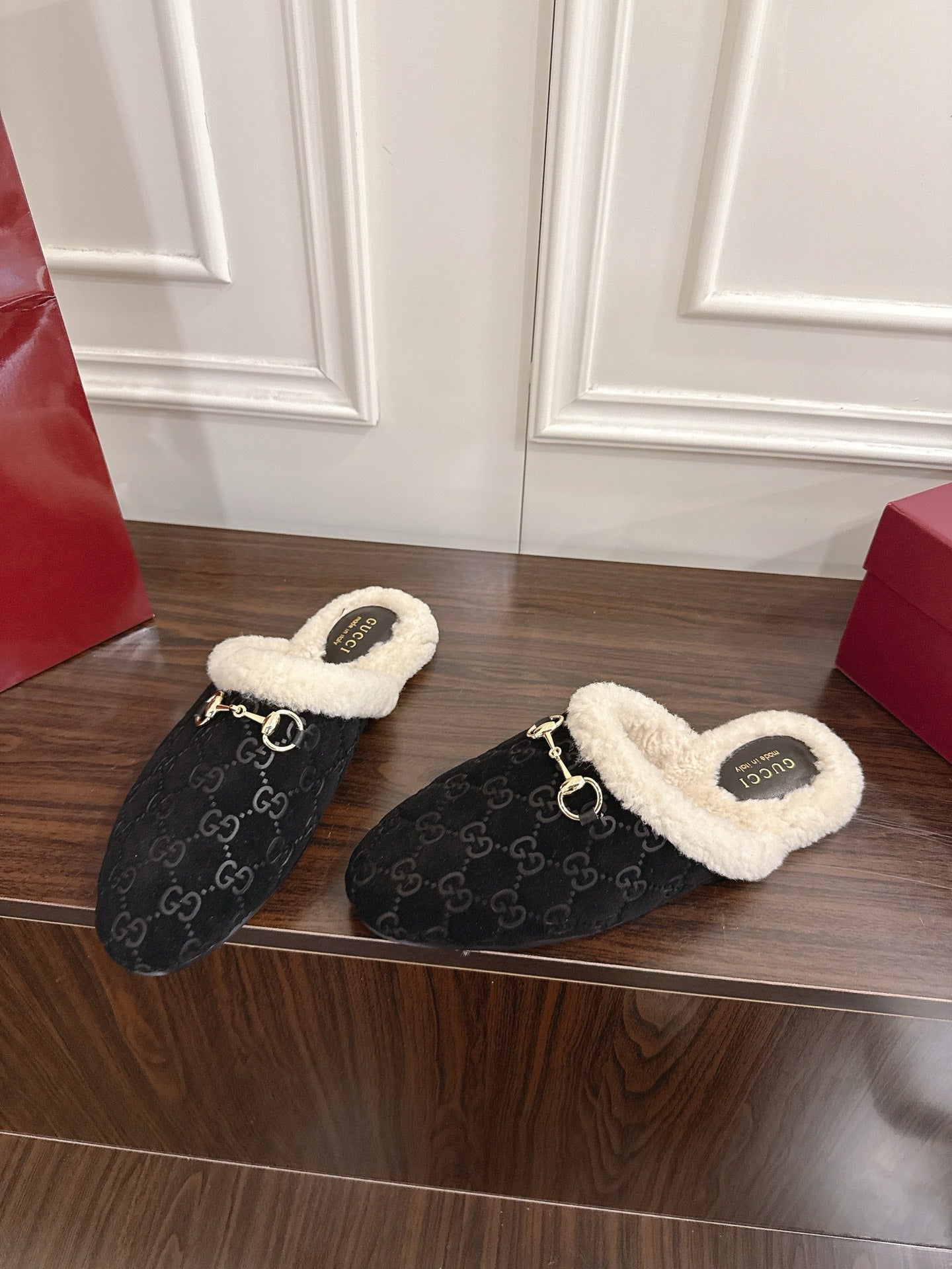 Guc 25fw mules shoes