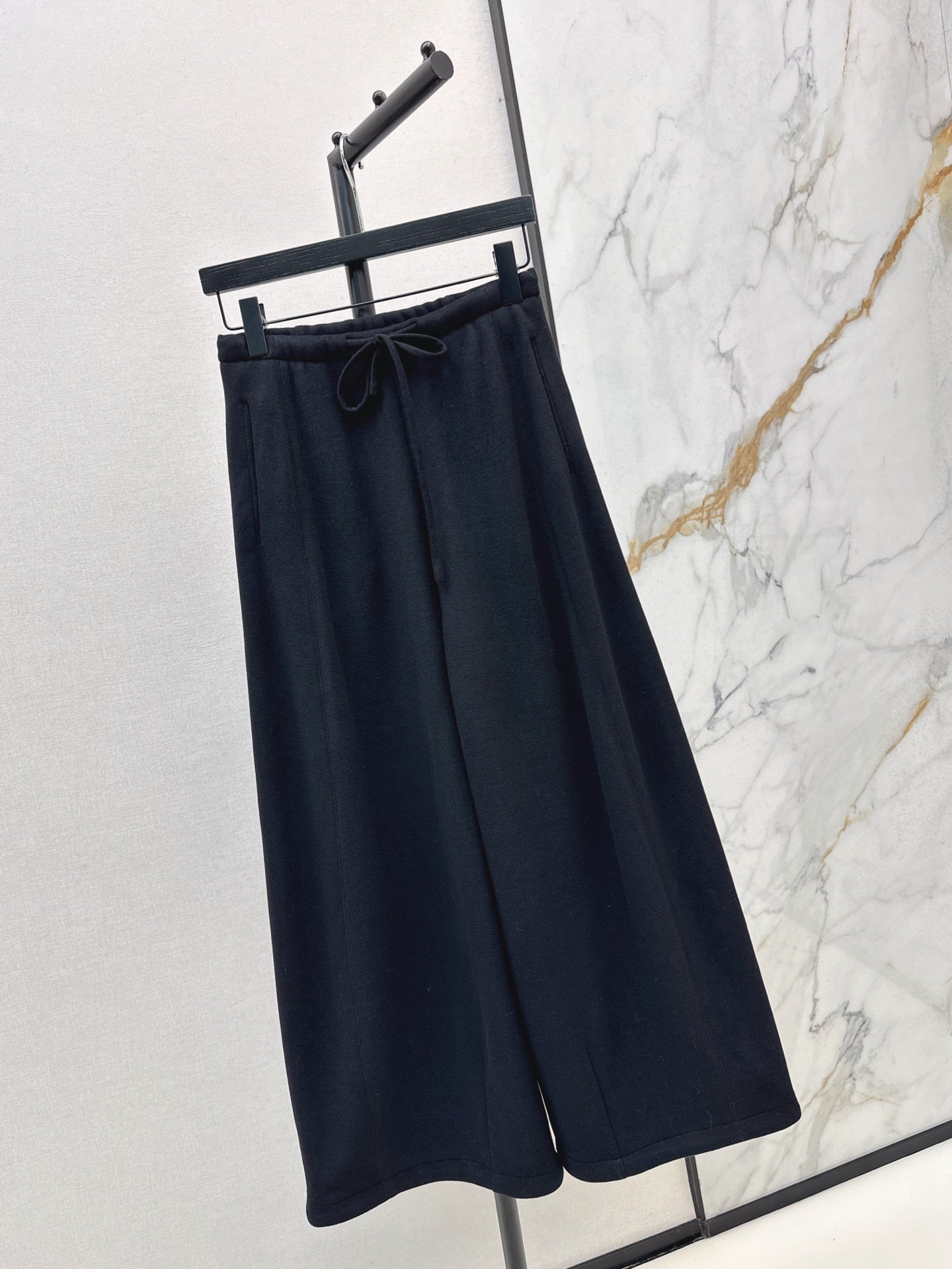 Brune NEW Straight pants