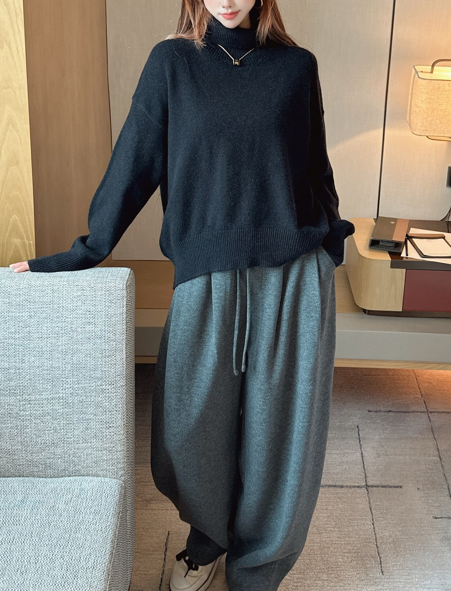 Brune NEW Straight pants