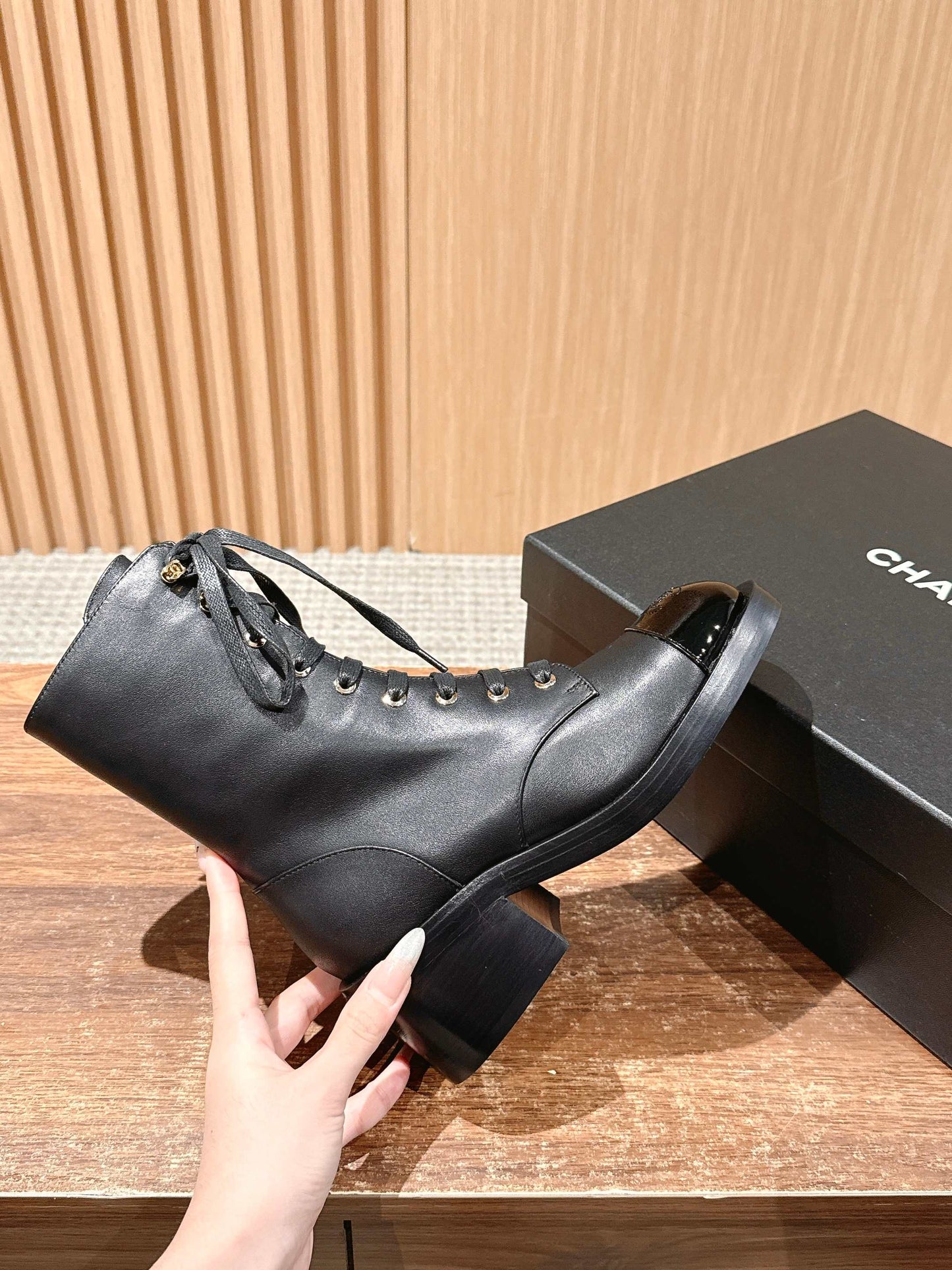 Chan 25fw combat boots