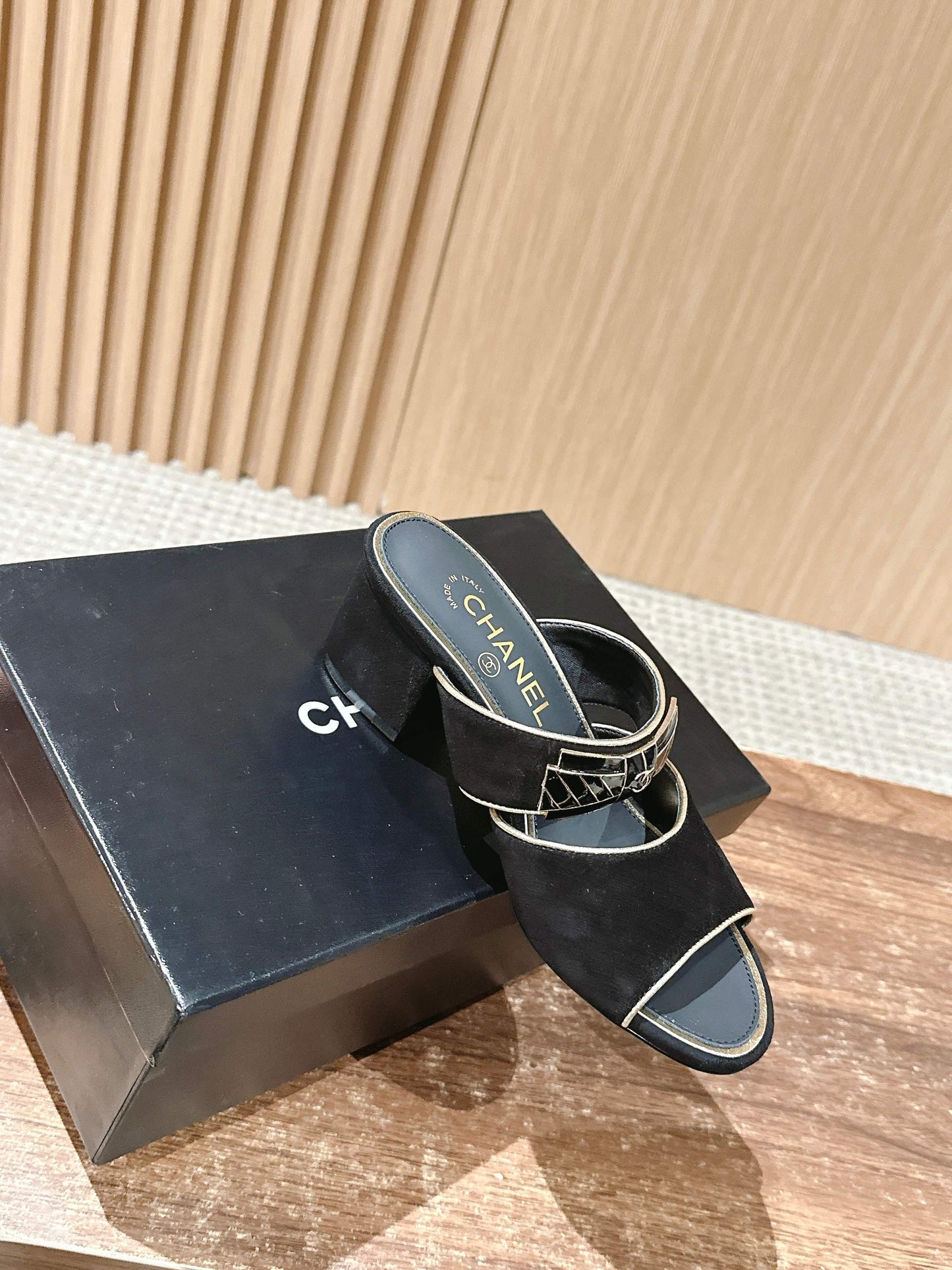 Chan 25fw slides chunky heel