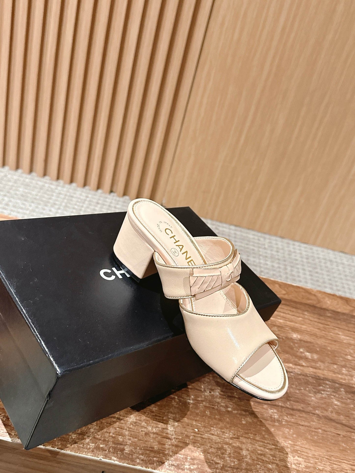 Chan 25fw slides chunky heel