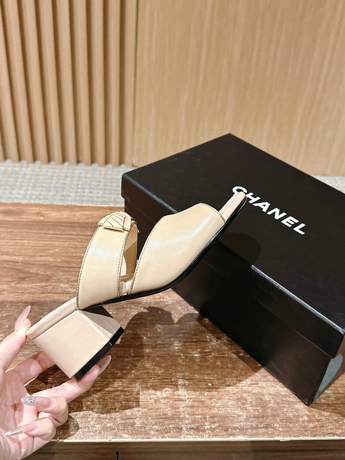 Chan 25fw slides chunky heel