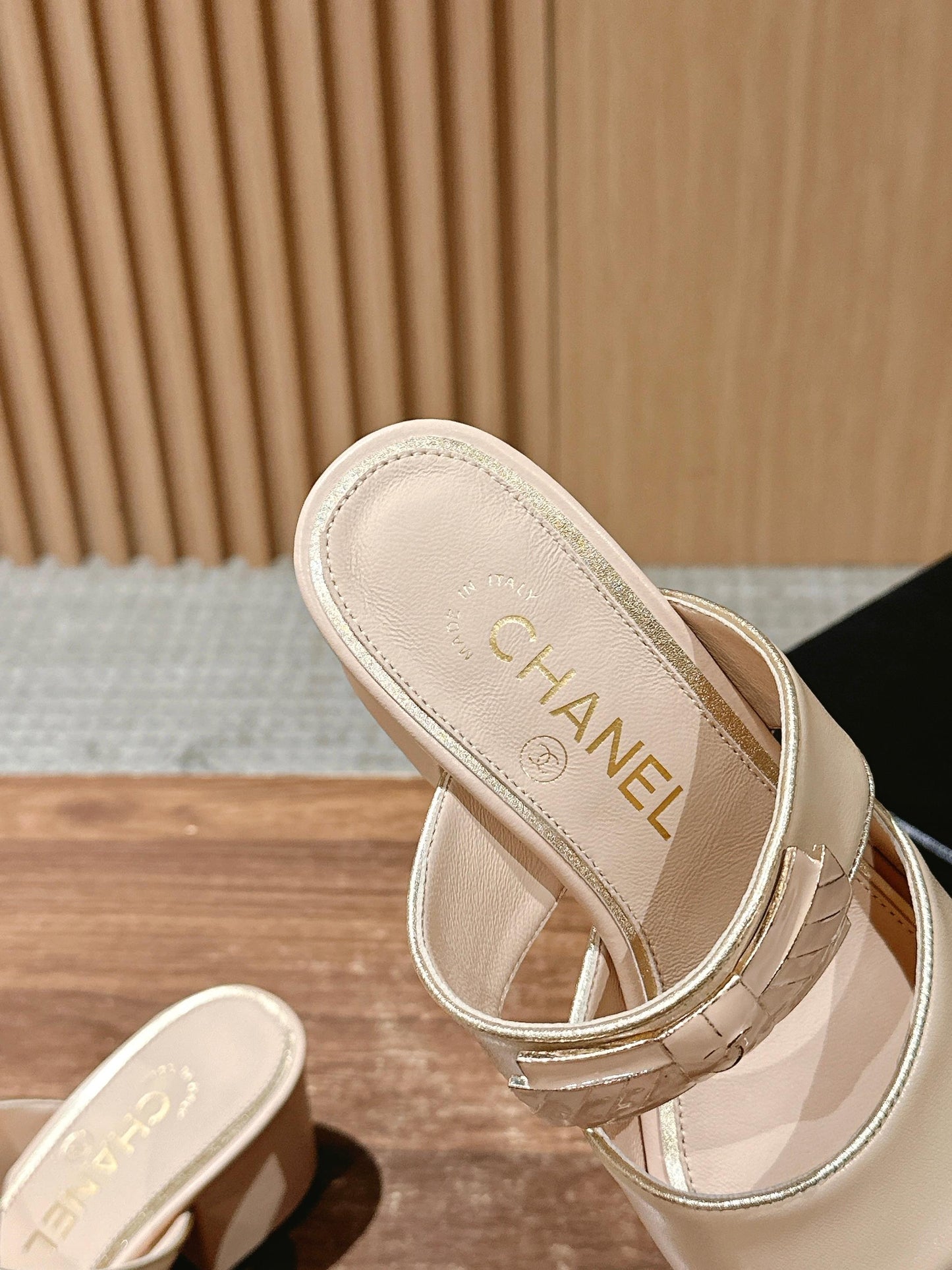 Chan 25fw slides chunky heel