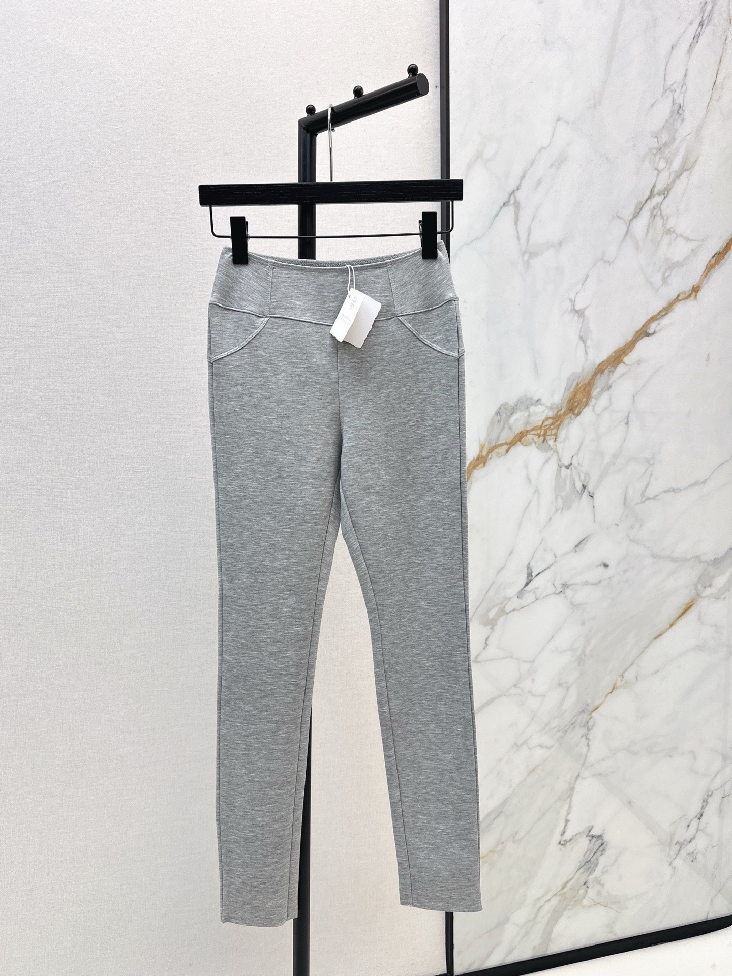 Brune NEW High-waisted leggings