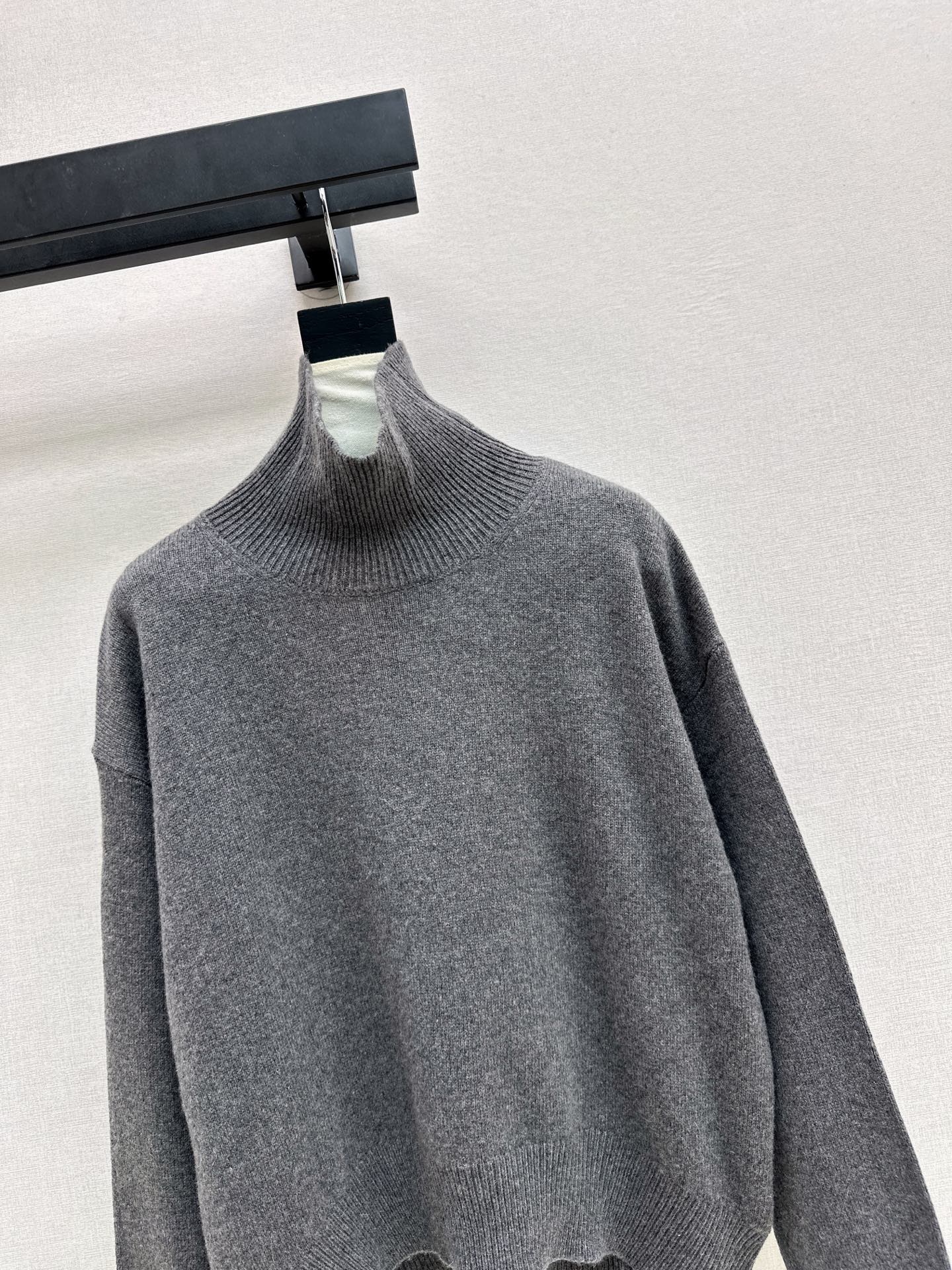 Ce1i NEW Wool sweater