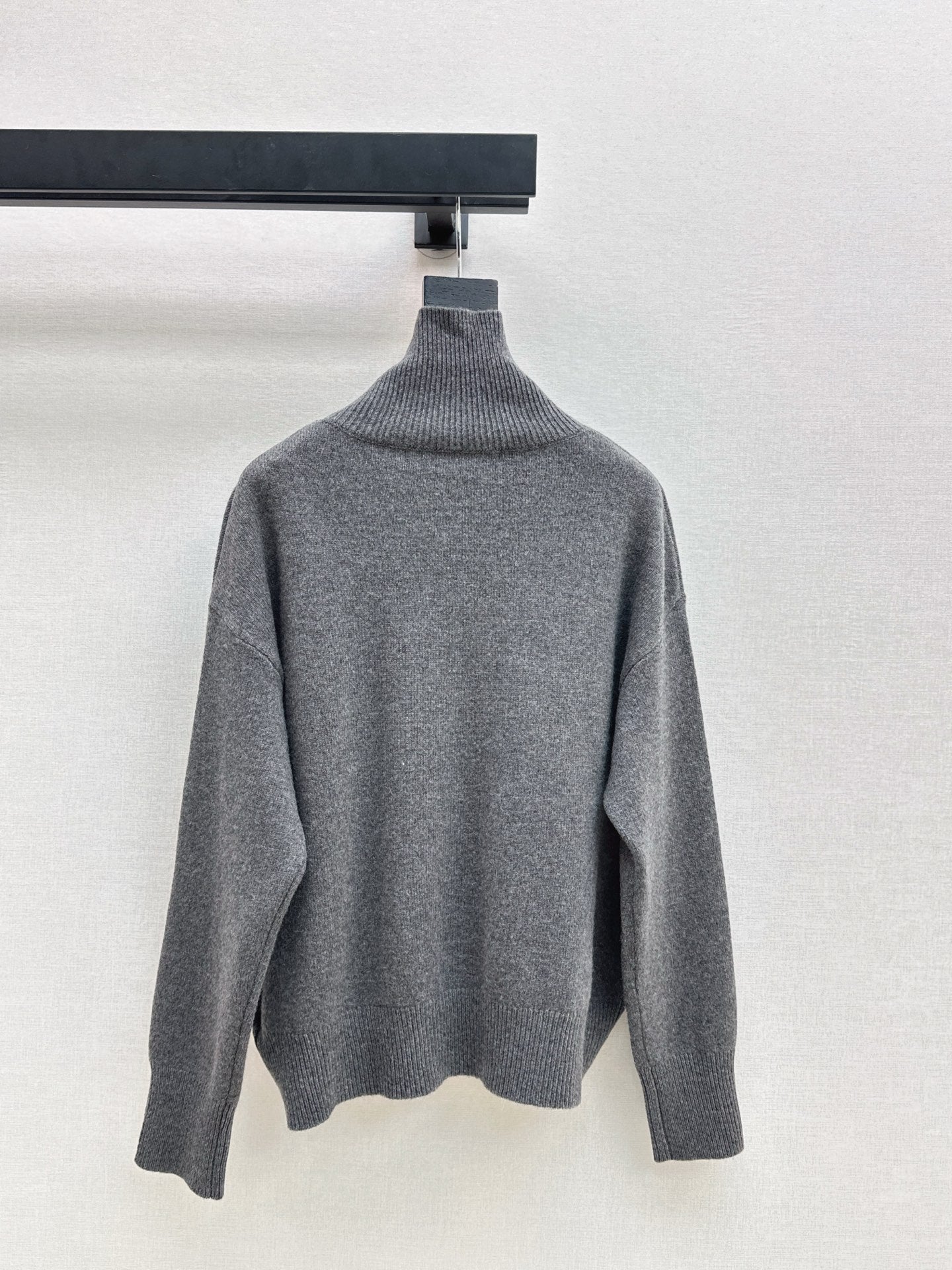 Ce1i NEW Wool sweater