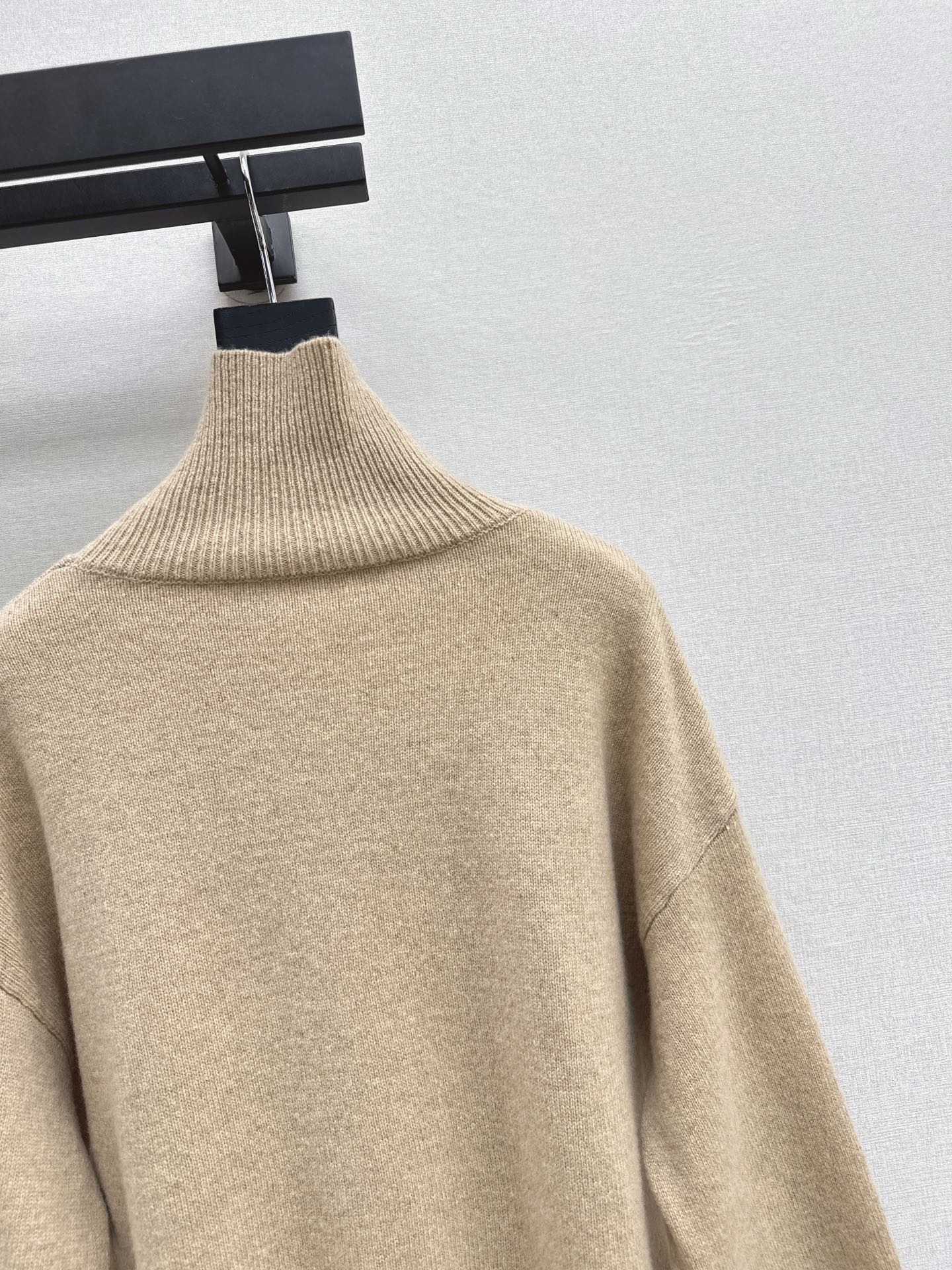 Ce1i NEW Wool sweater
