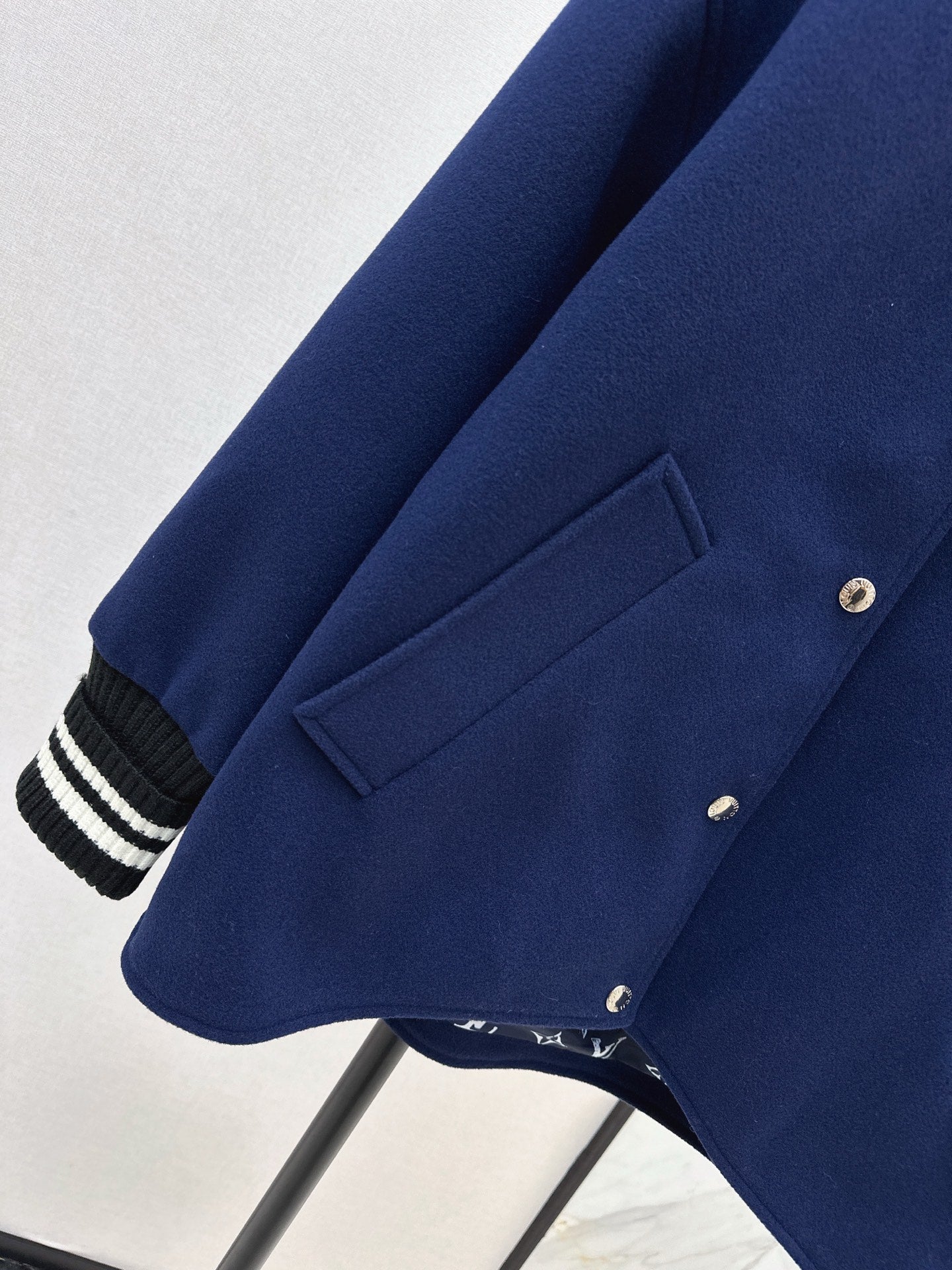 Louis NEW badge print jacket