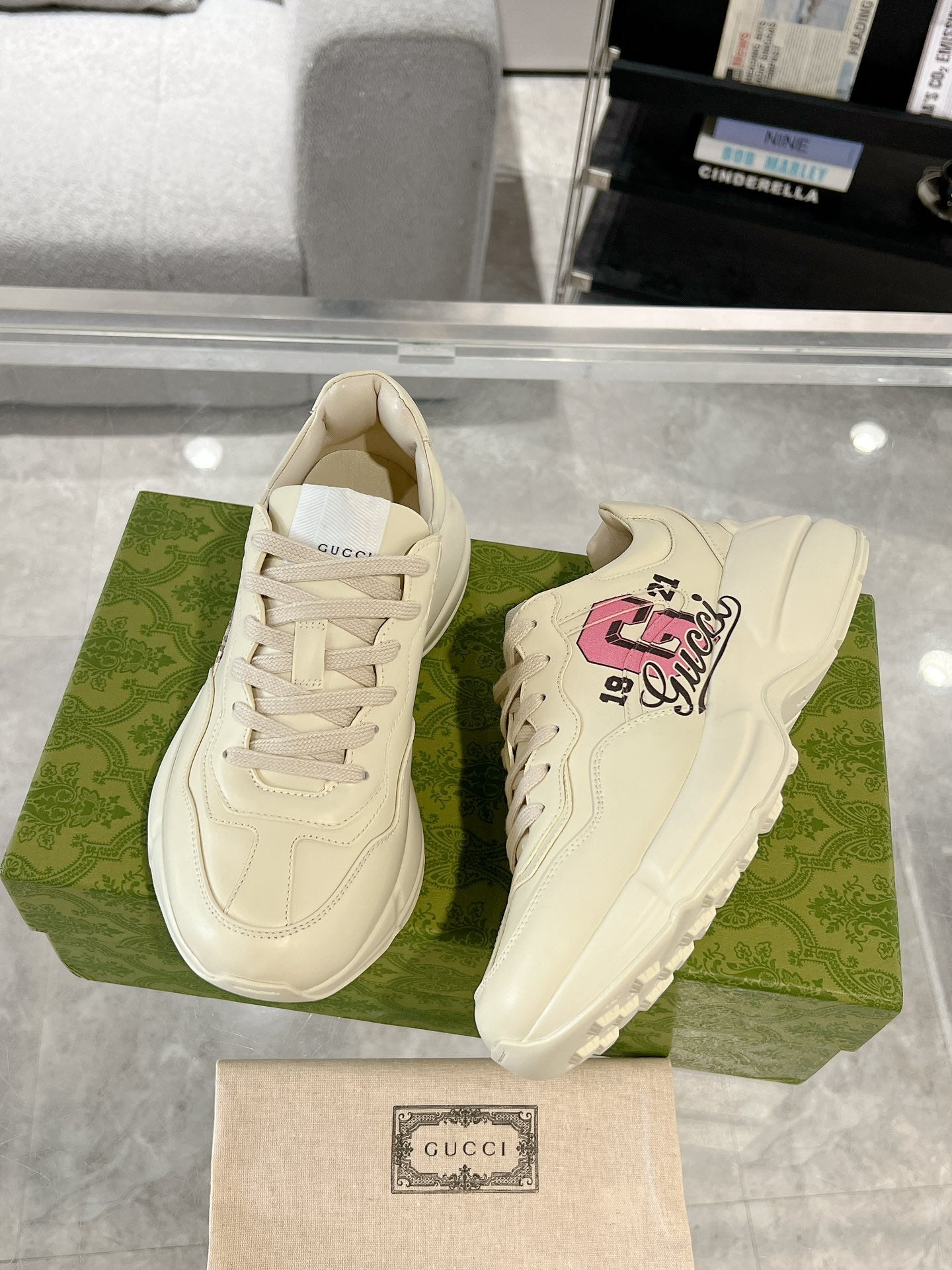 Gucc 25fw rhyton series dad's shoes