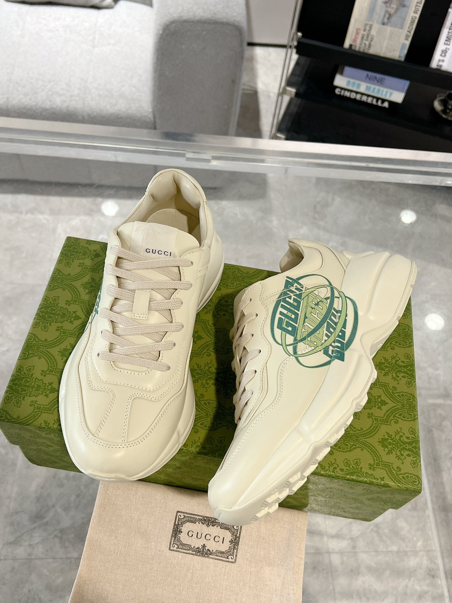 Gucc 25fw rhyton series dad's shoes