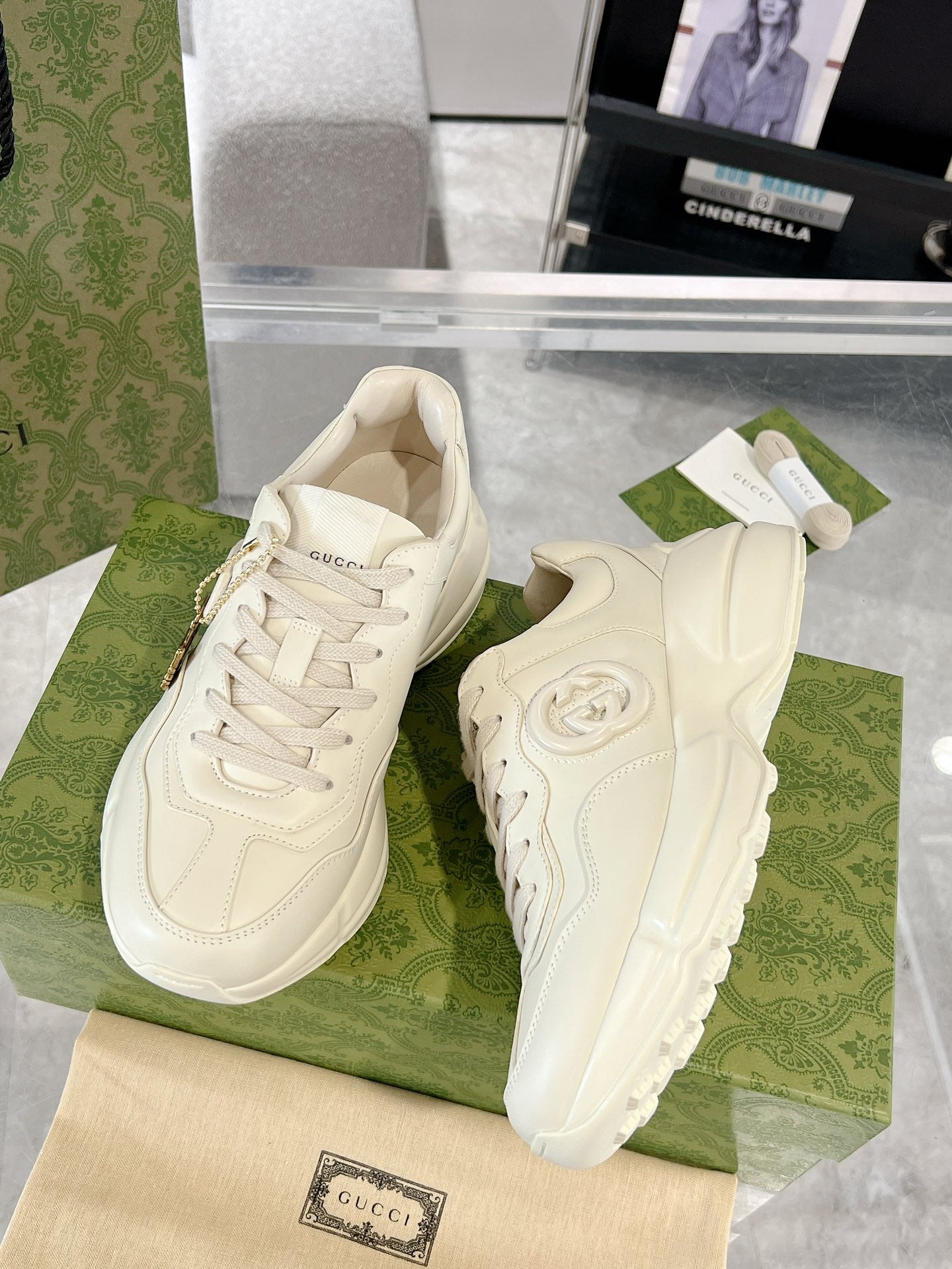 Gucc 25fw rhyton series dad's shoes