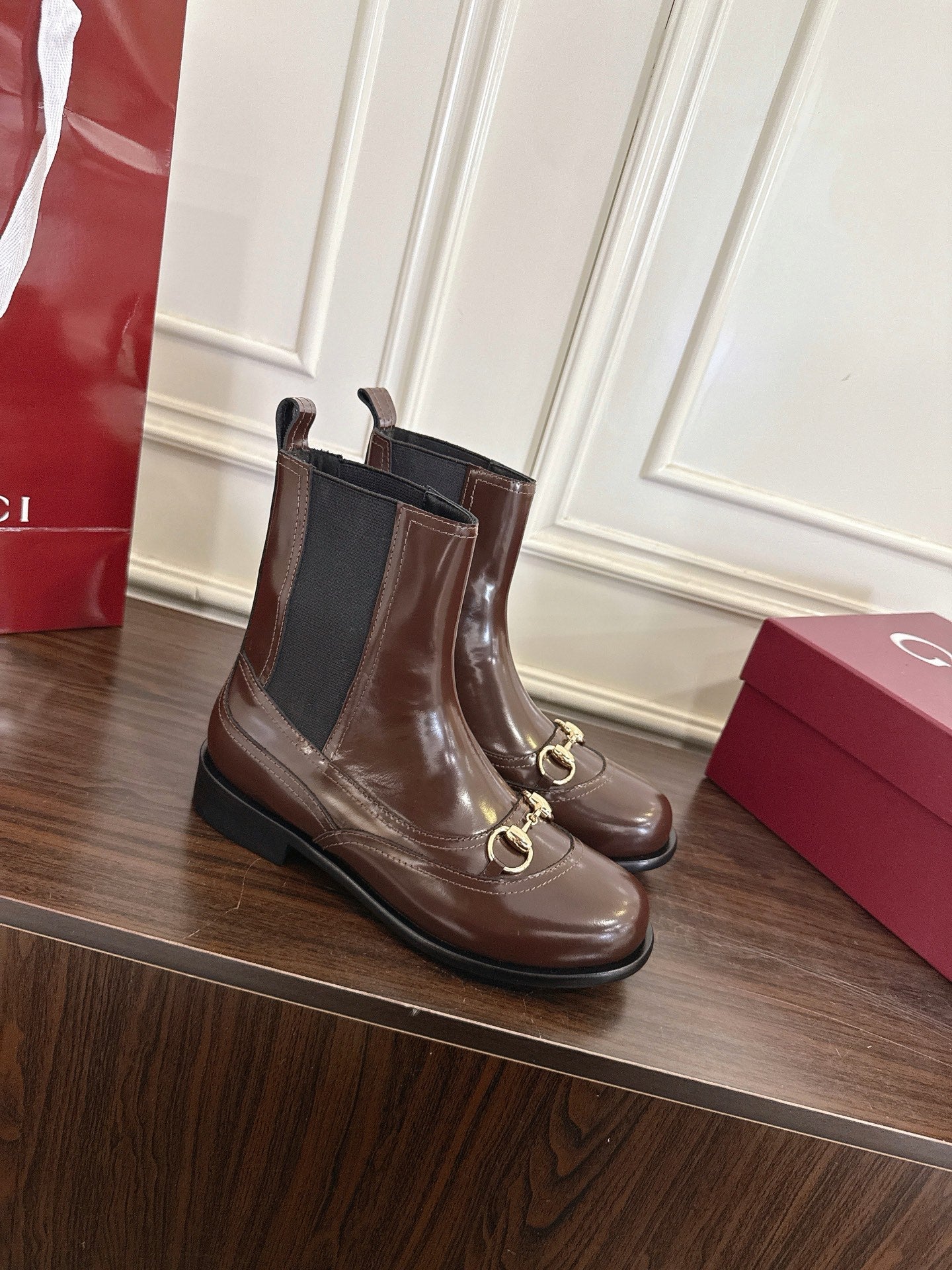 Gucc 25fw combat boots