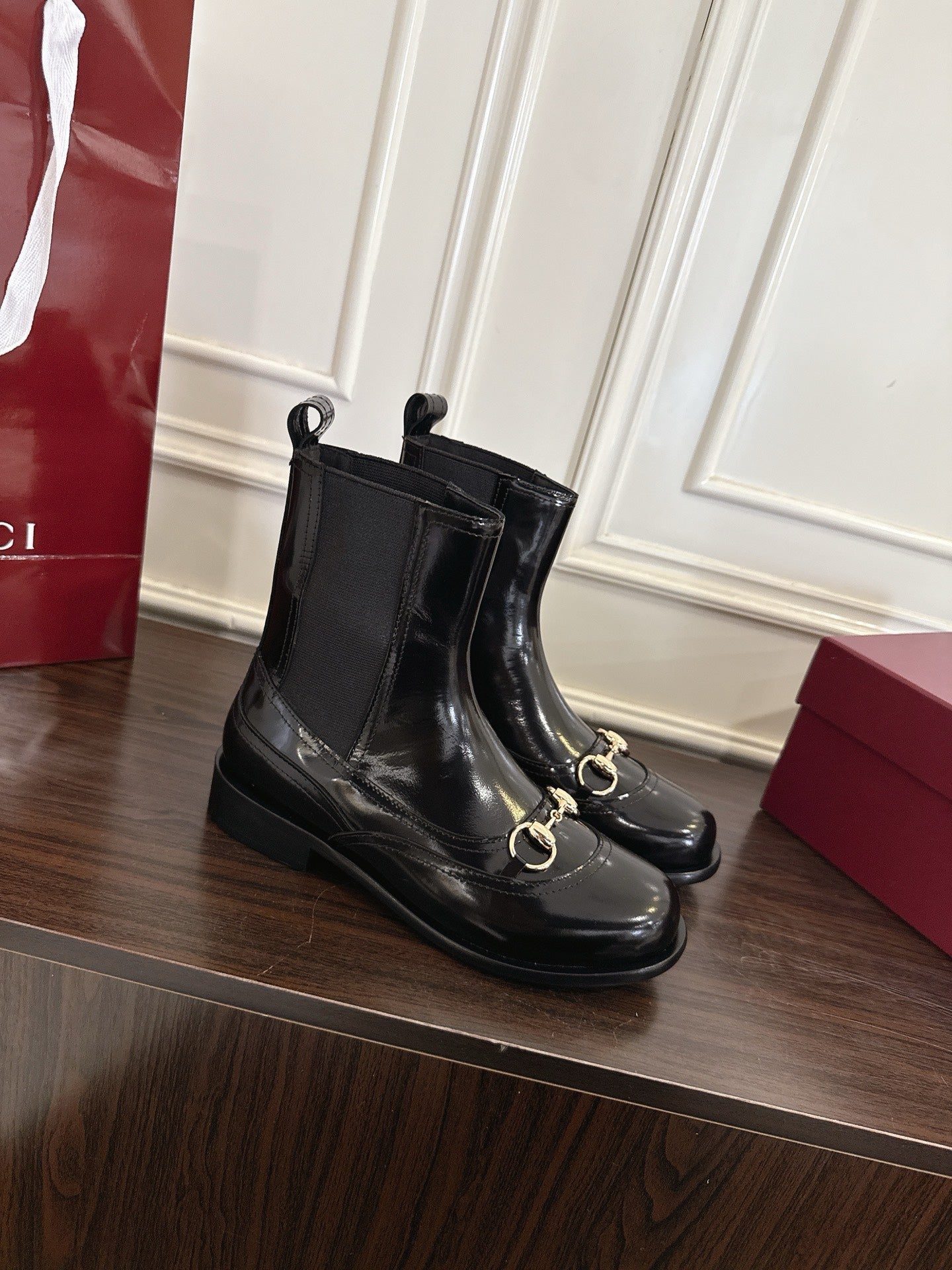 Gucc 25fw combat boots