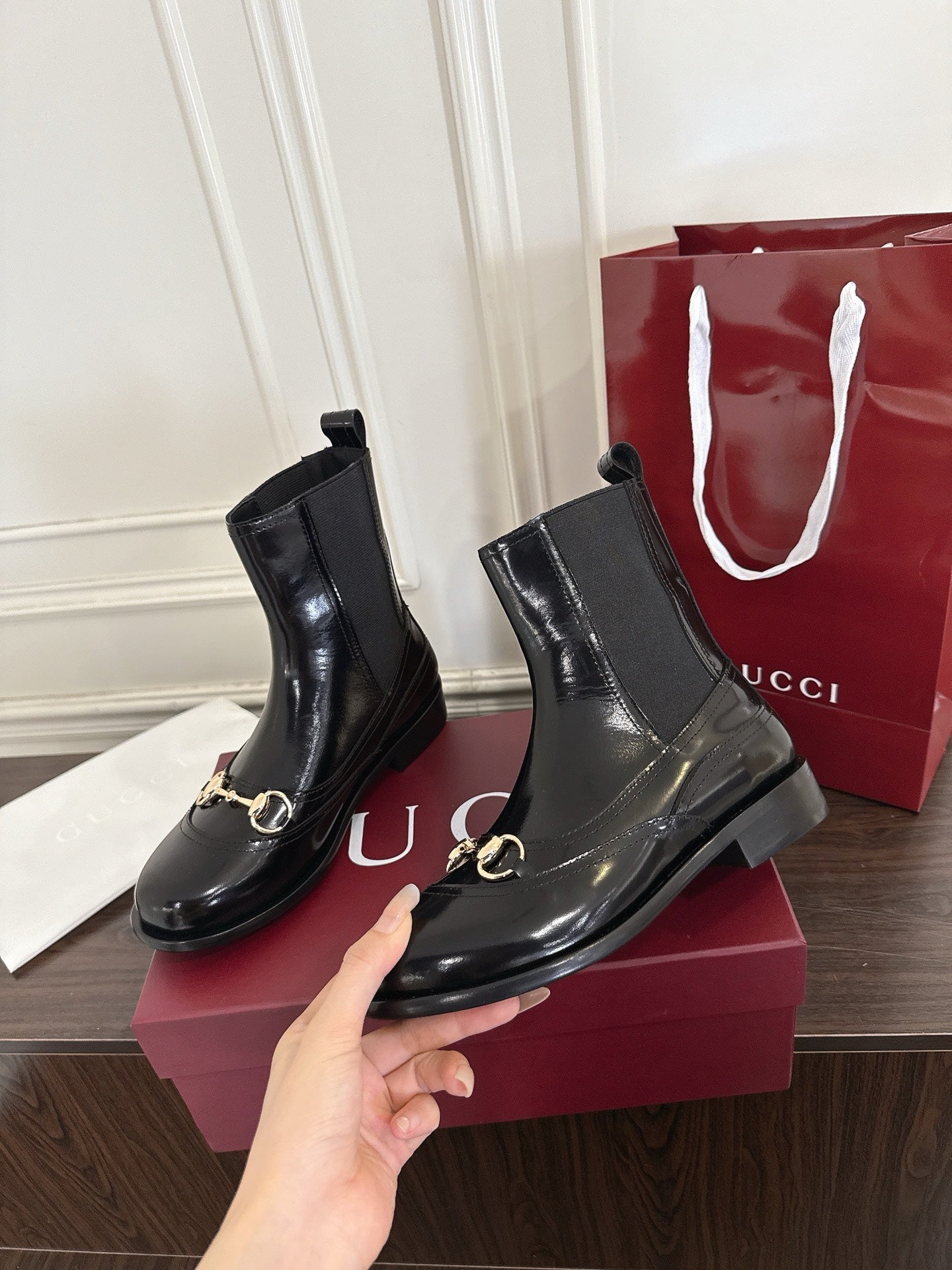 Gucc 25fw combat boots