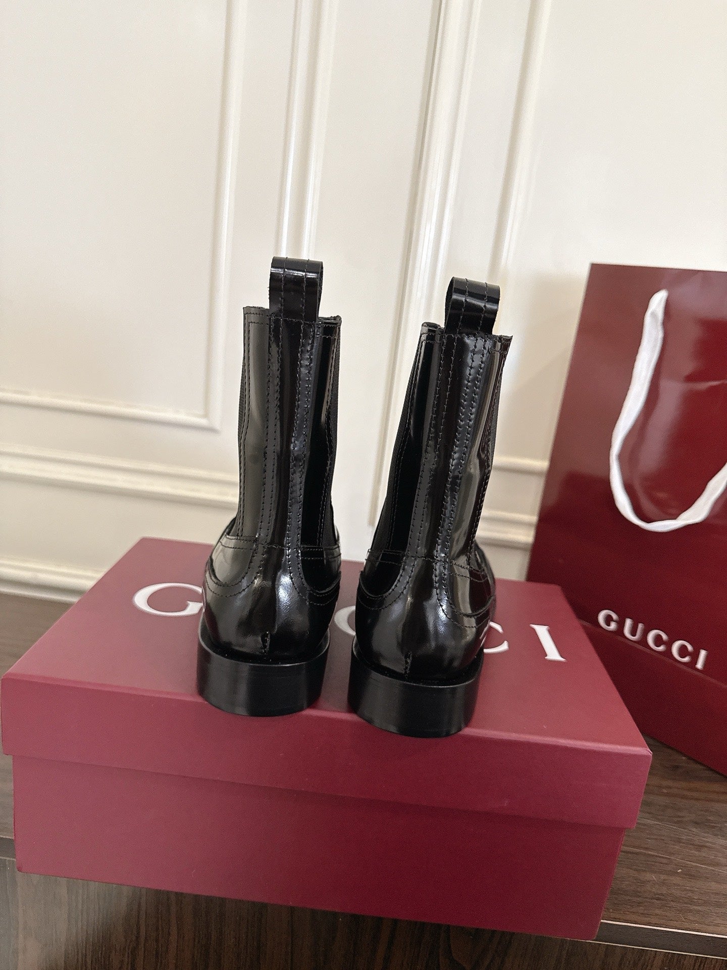 Gucc 25fw combat boots