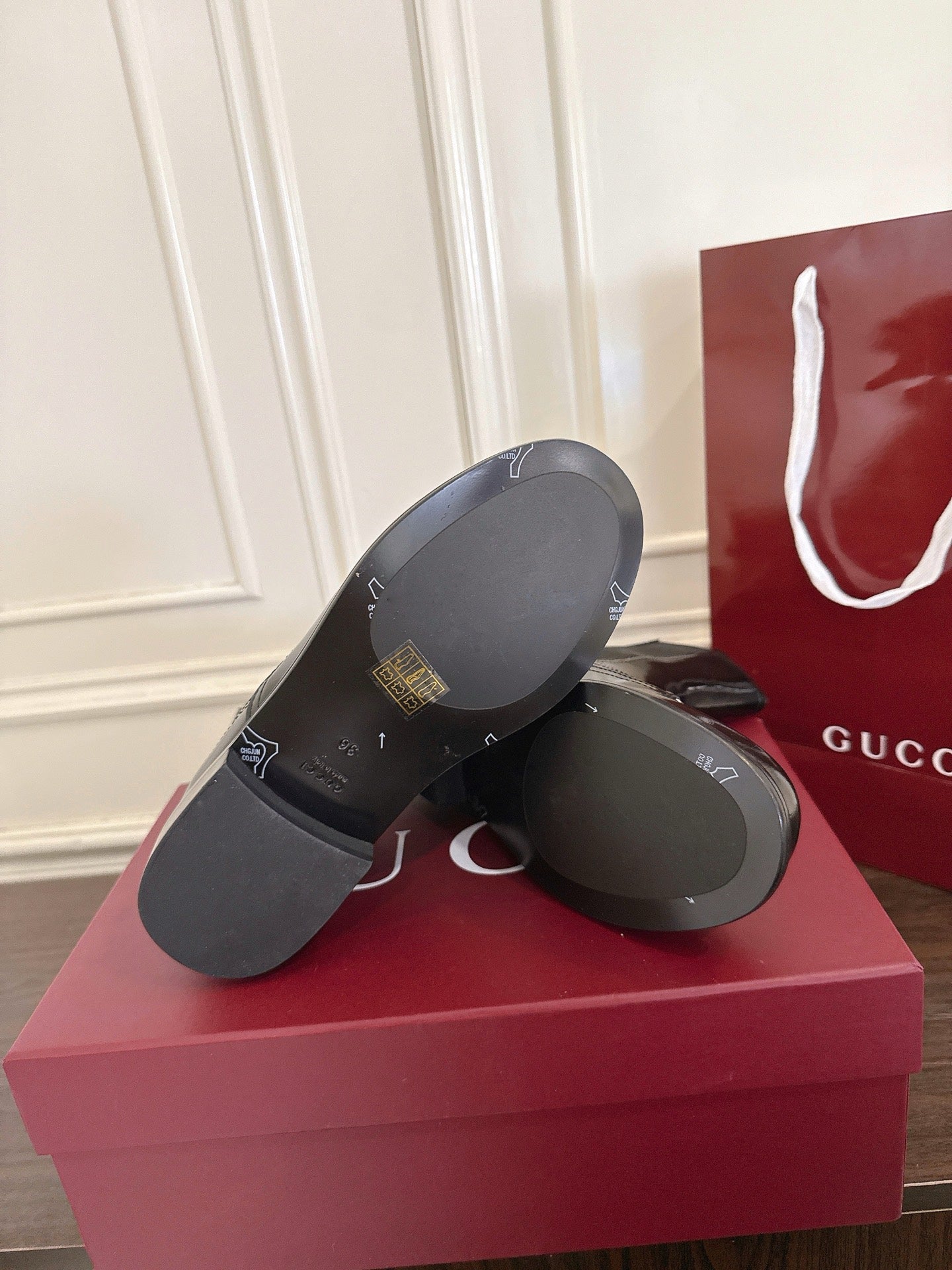 Gucc 25fw combat boots