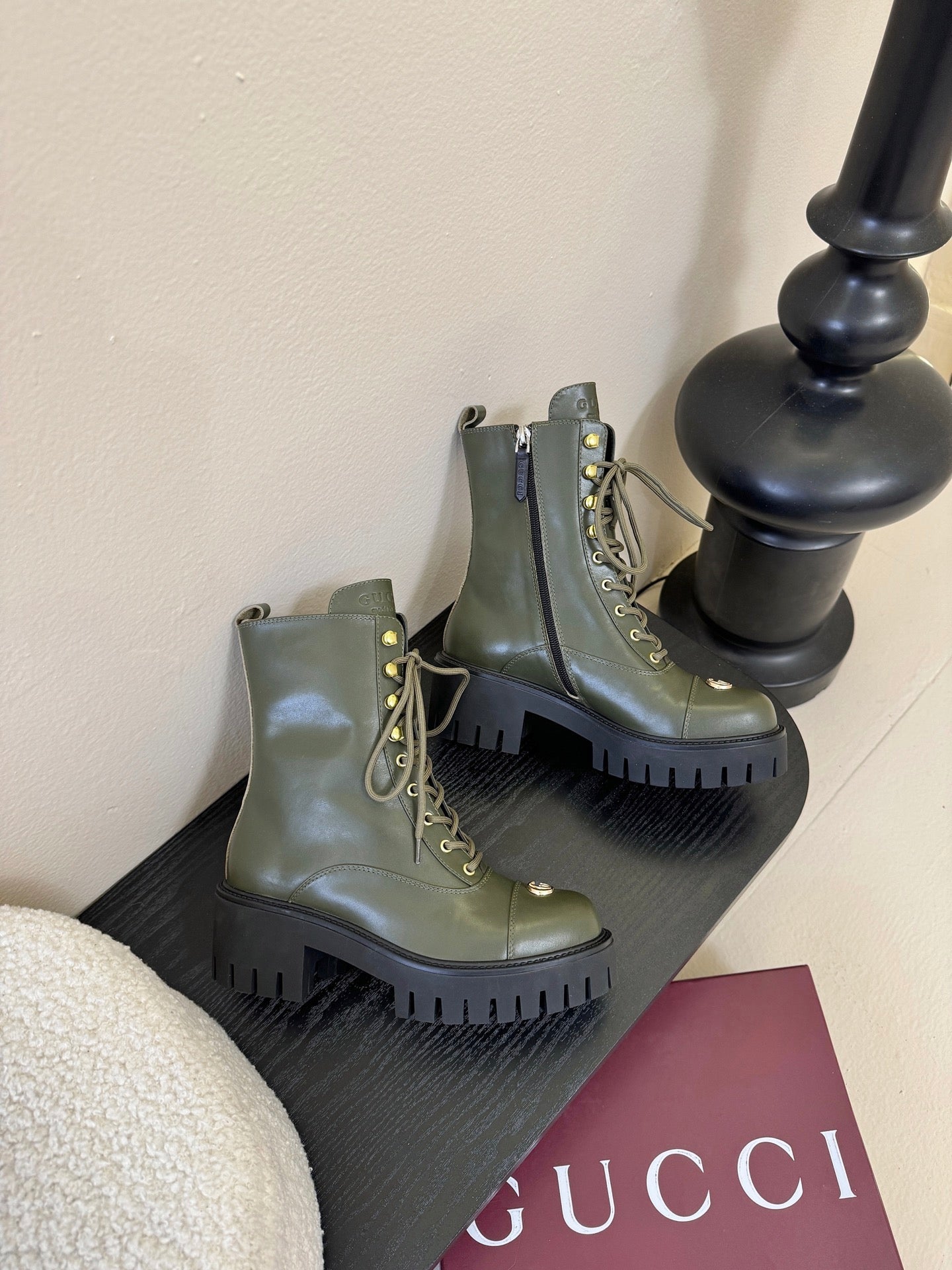Gucc 25fw combat boots