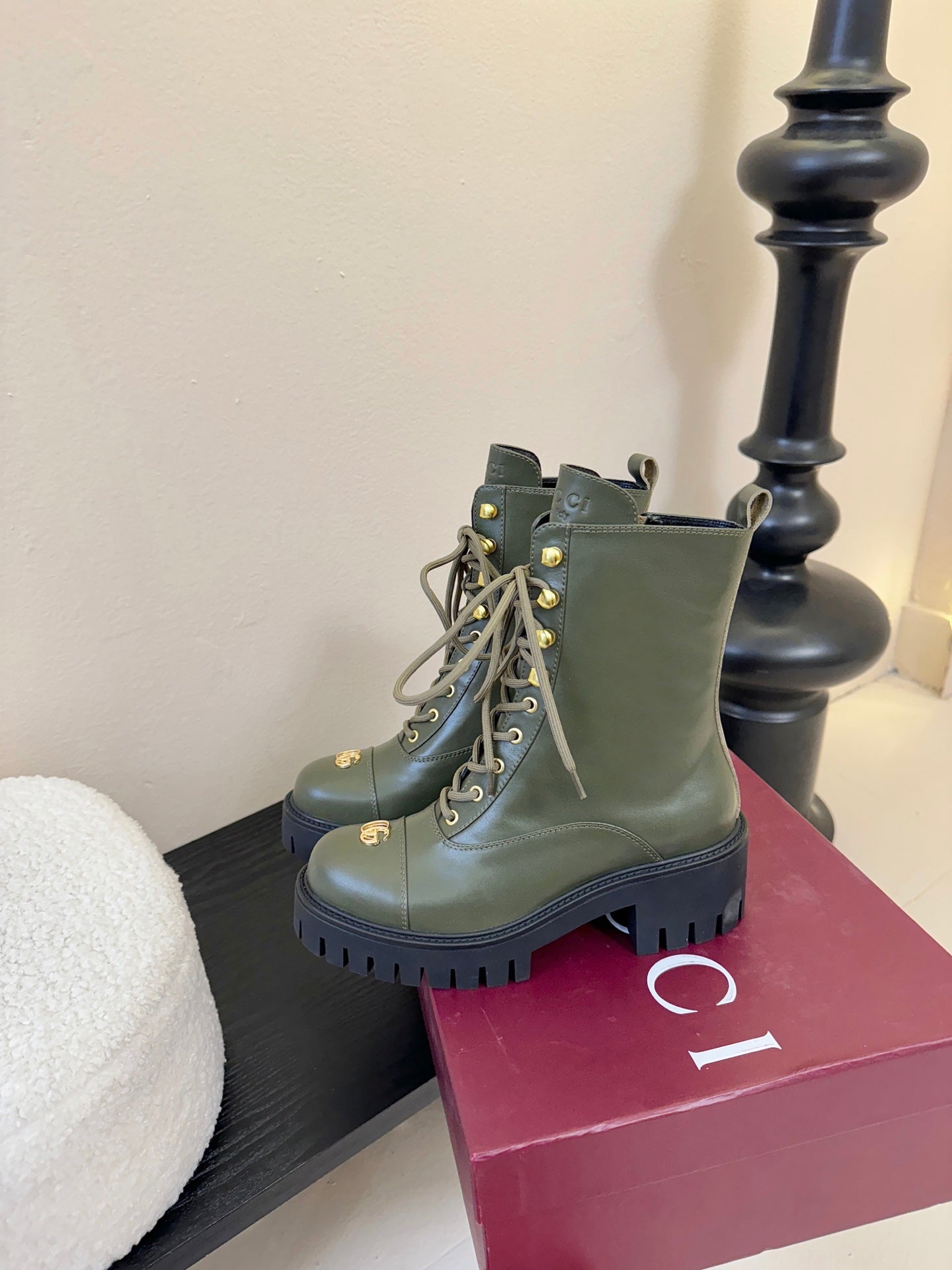 Gucc 25fw combat boots