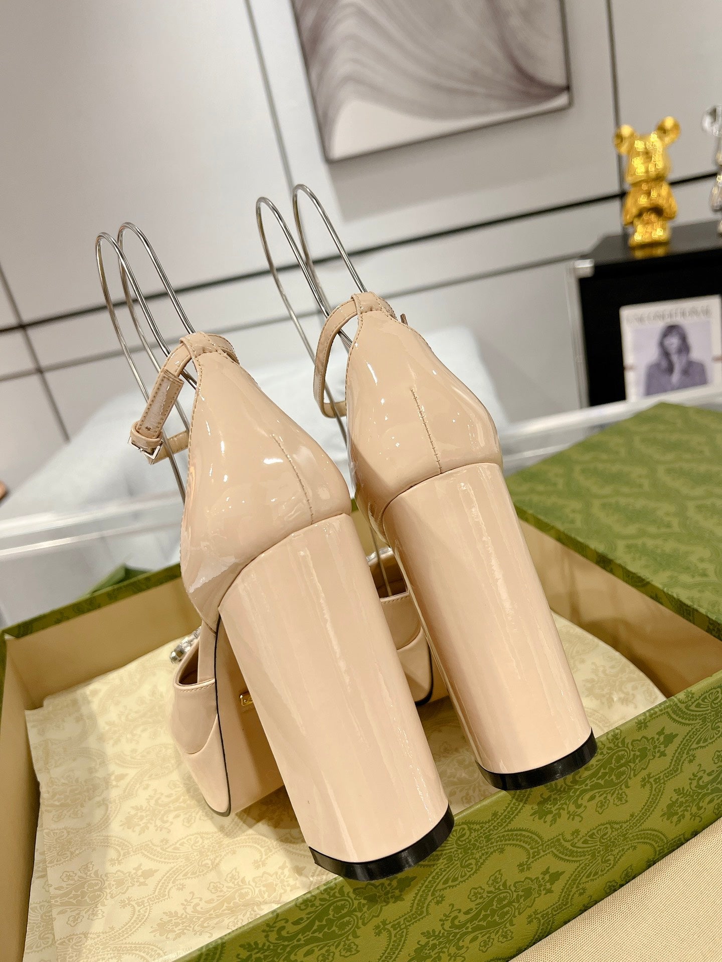 Gucc 25fw chunky heels with crystal diamond bling pumps