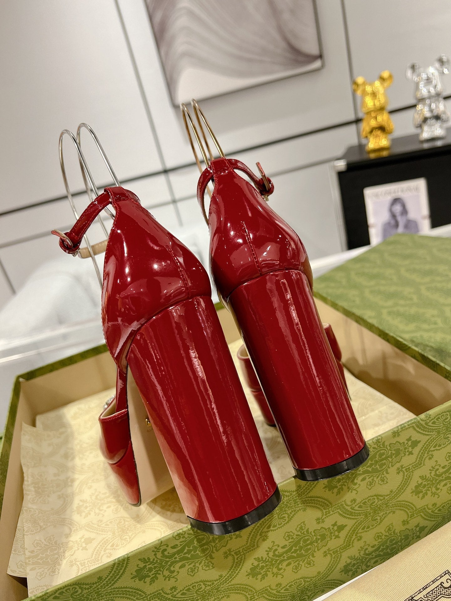 Gucc 25fw chunky heels with crystal diamond bling pumps