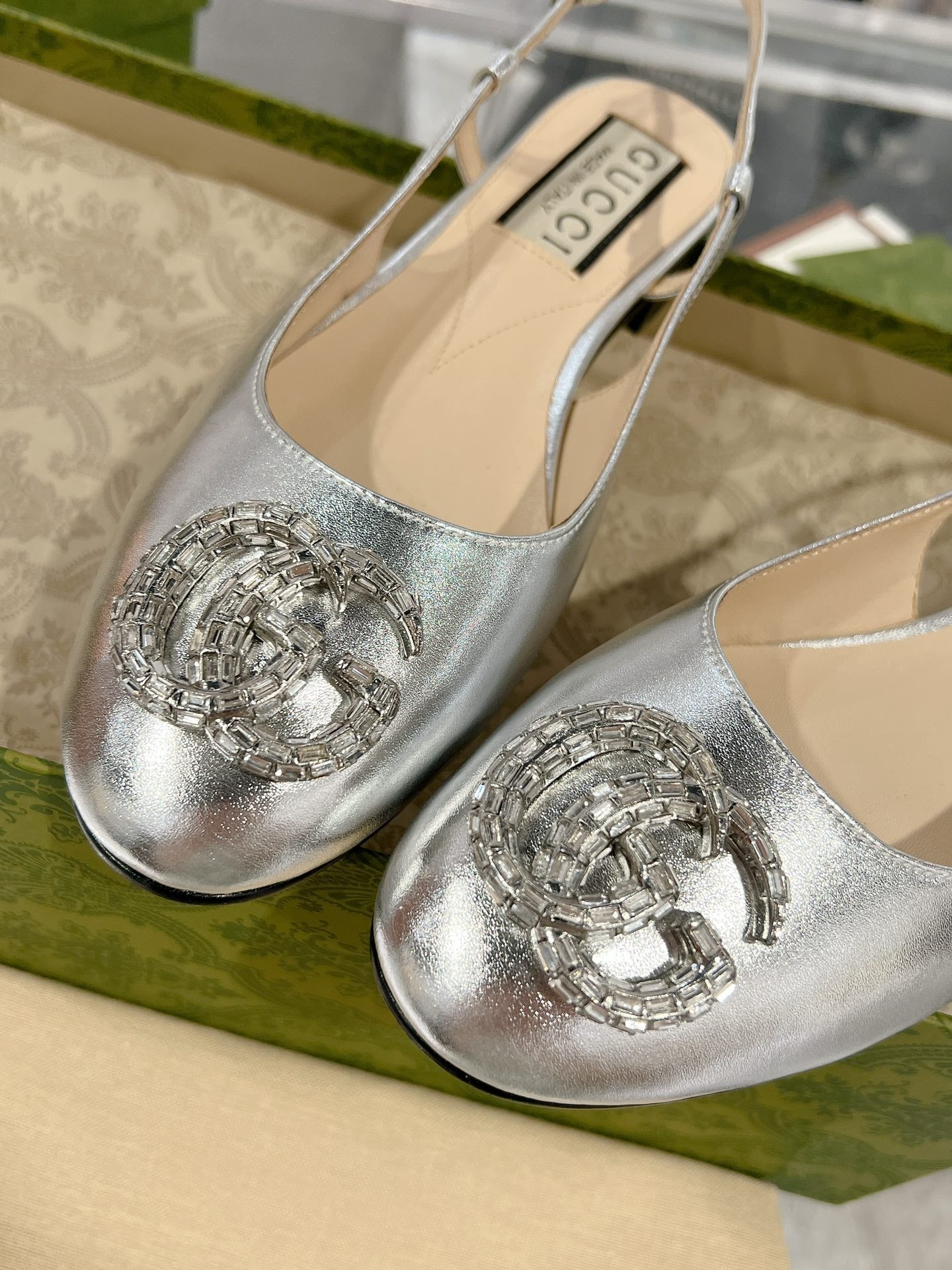 Gucc 25fw slingback flats with crystal diamond bling sandals