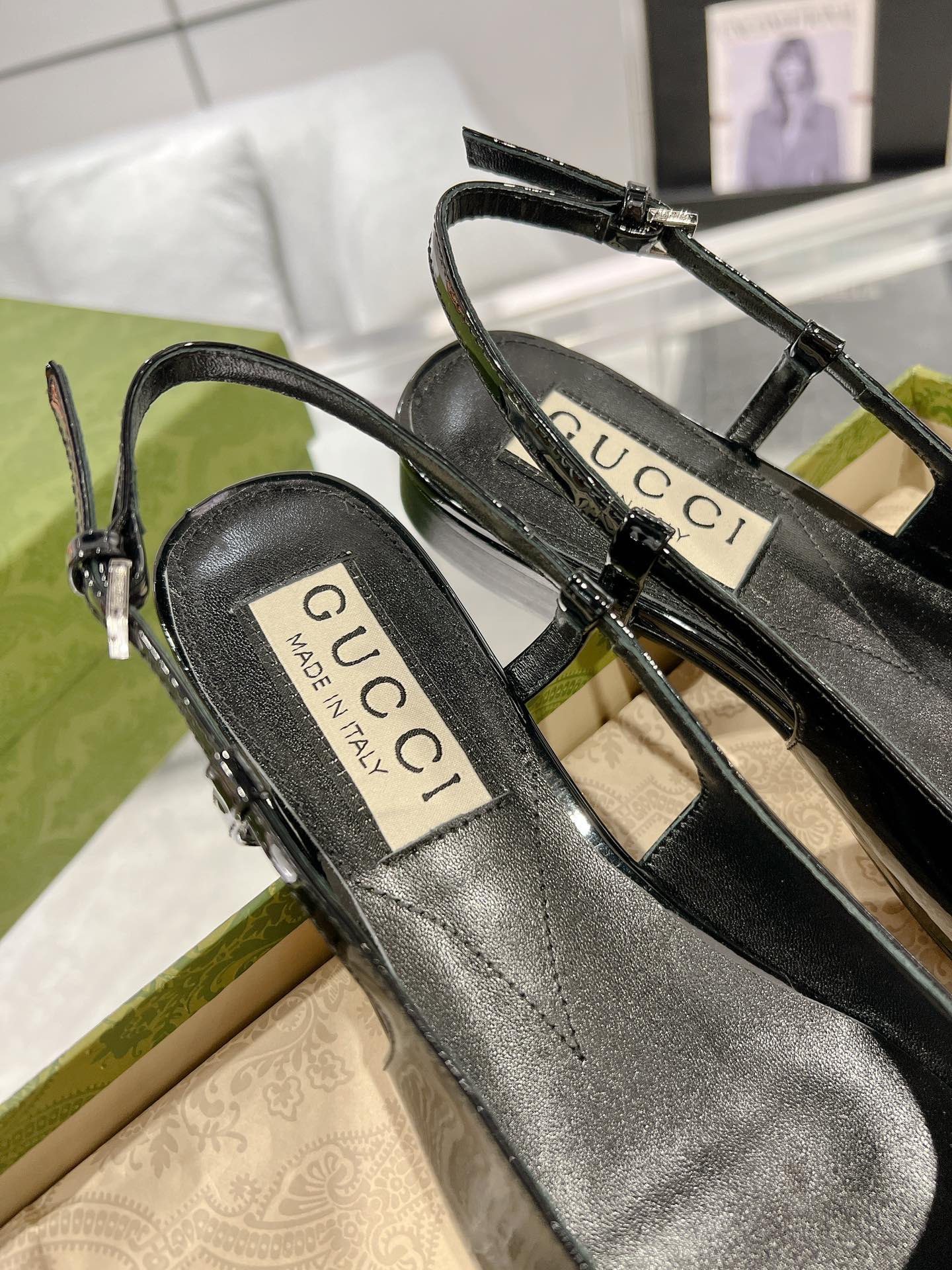 Gucc 25fw slingback flats with crystal diamond bling sandals