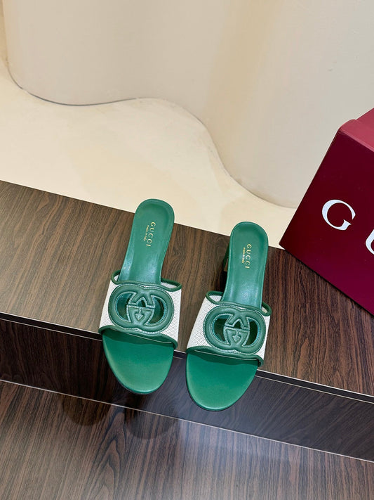 Gucc 25fw slide sandals