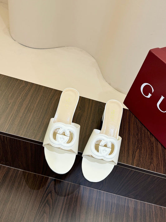 Gucc 25fw slide sandals